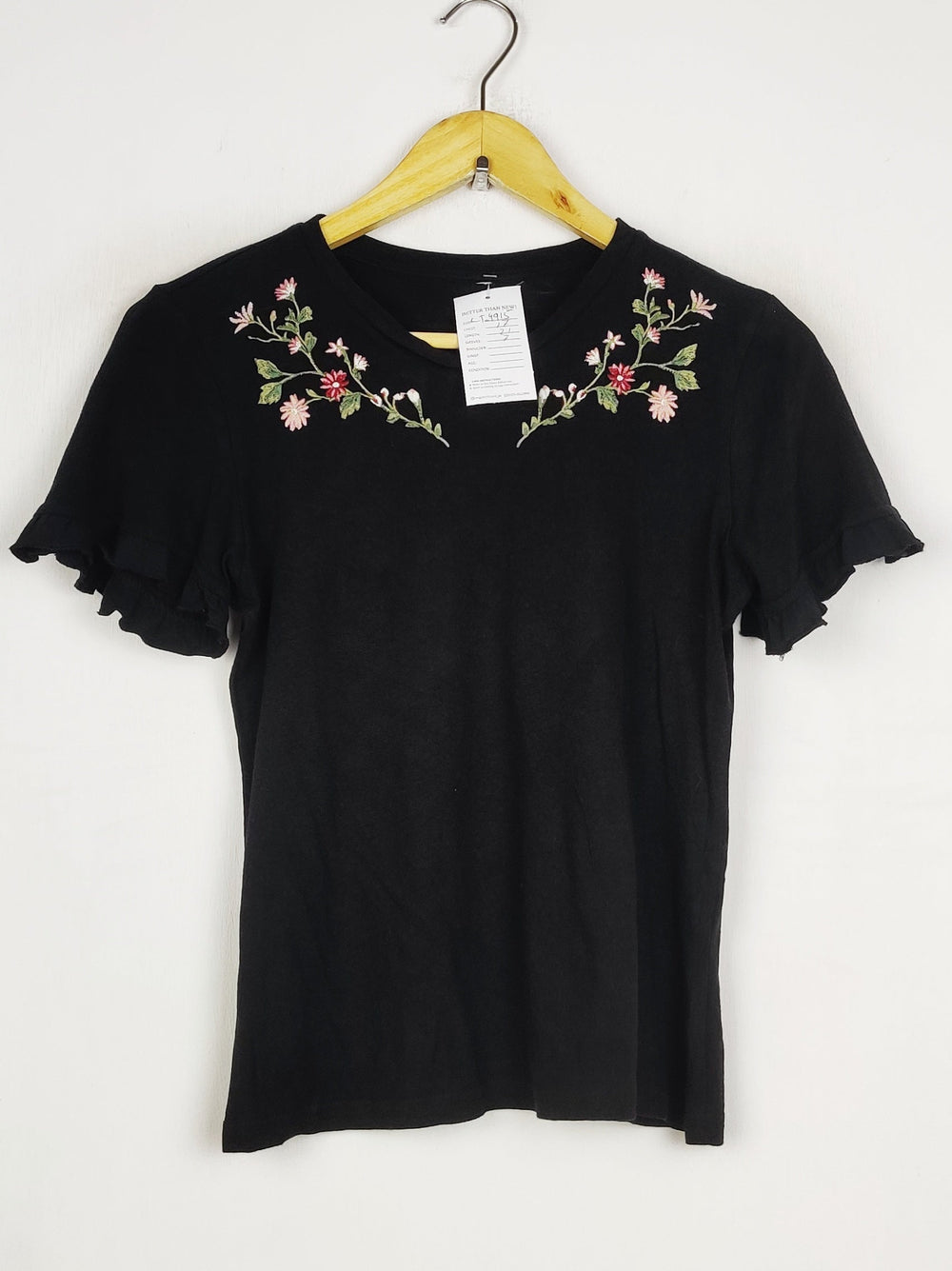 Buy online pre-used pre-loved 100% authentic & Original branded Unknown Brand (CT-4915) available in Pakistan. Top international brands avilable.