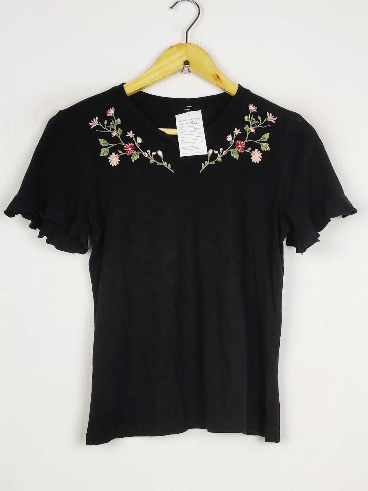 Buy online pre-used pre-loved 100% authentic & Original branded Unknown Brand (CT-4915) available in Pakistan. Top international brands avilable.
