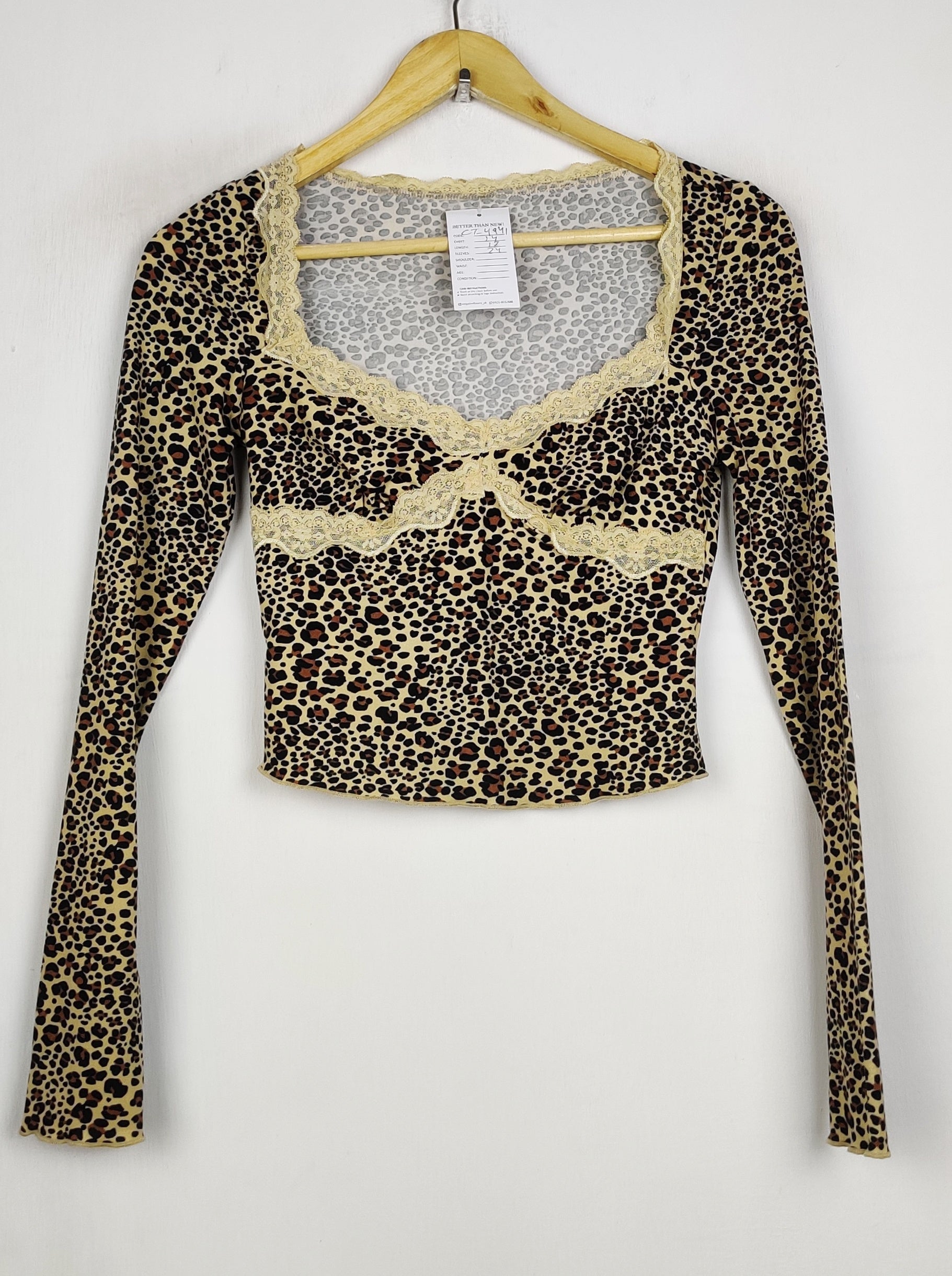Buy online pre-used pre-loved 100% authentic & Original branded Shein (CT-4941) available in Pakistan. Top international brands avilable.