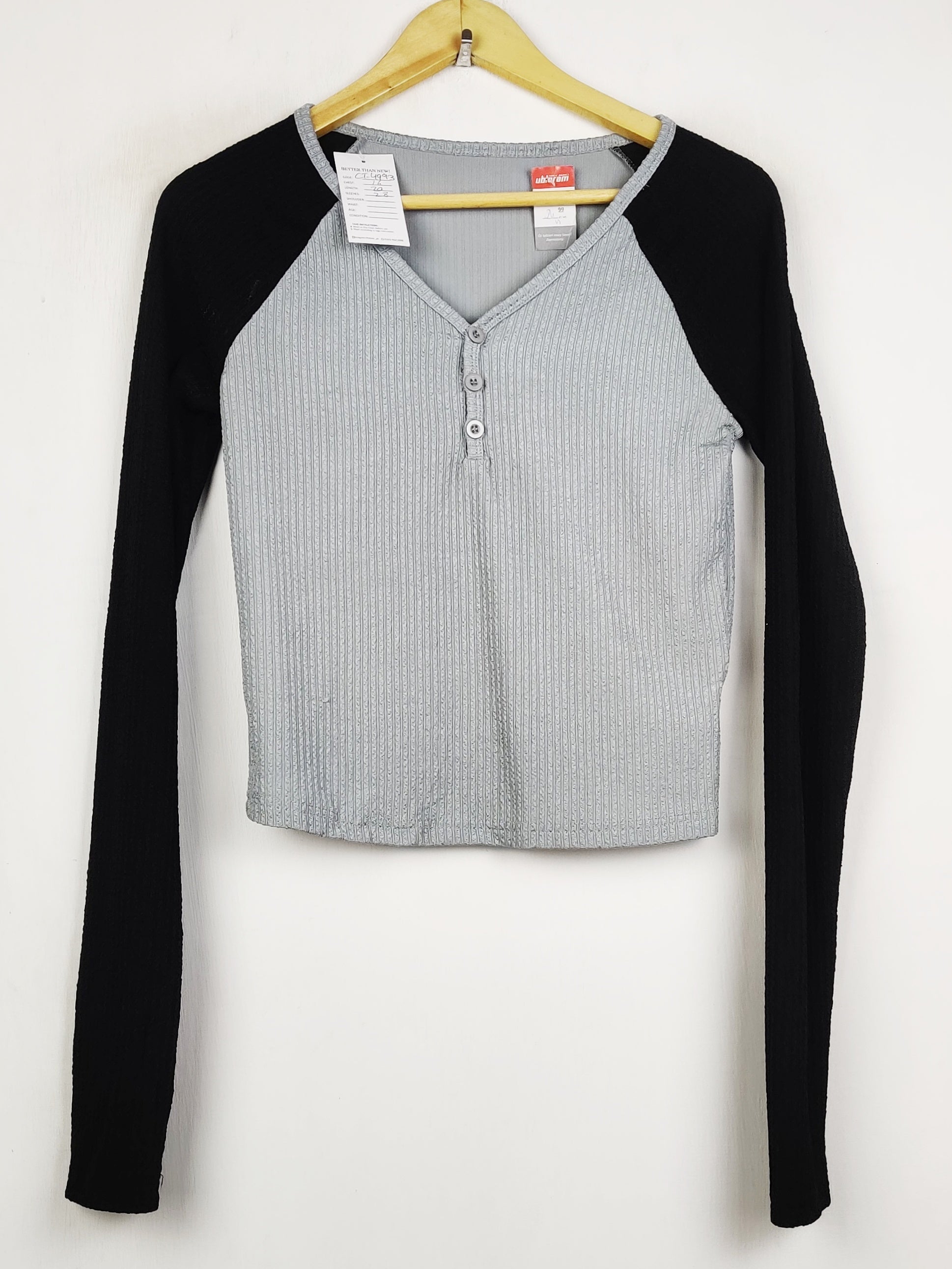 Buy online pre-used pre-loved 100% authentic & Original branded Dazy (CT-4993) available in Pakistan. Top international brands avilable.