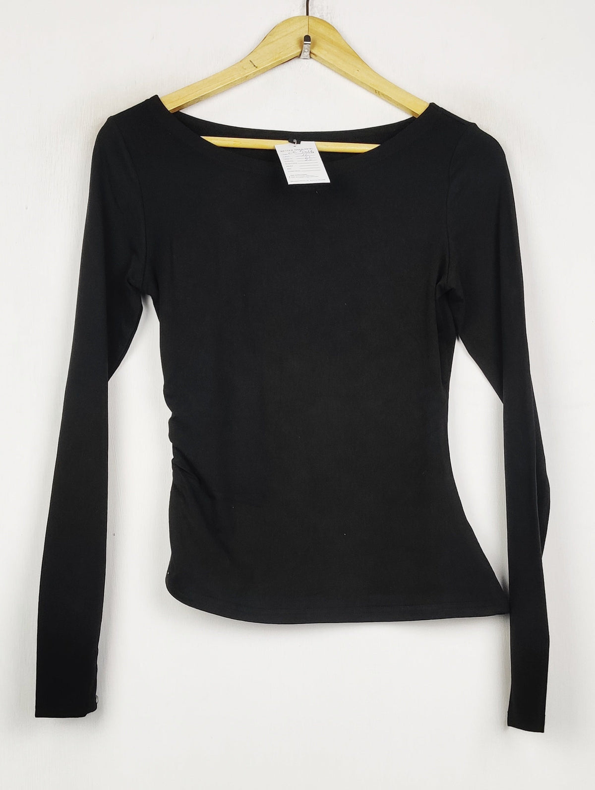 Buy online pre-used pre-loved 100% authentic & Original branded Unknown Brand (CT-5016) available in Pakistan. Top international brands avilable.