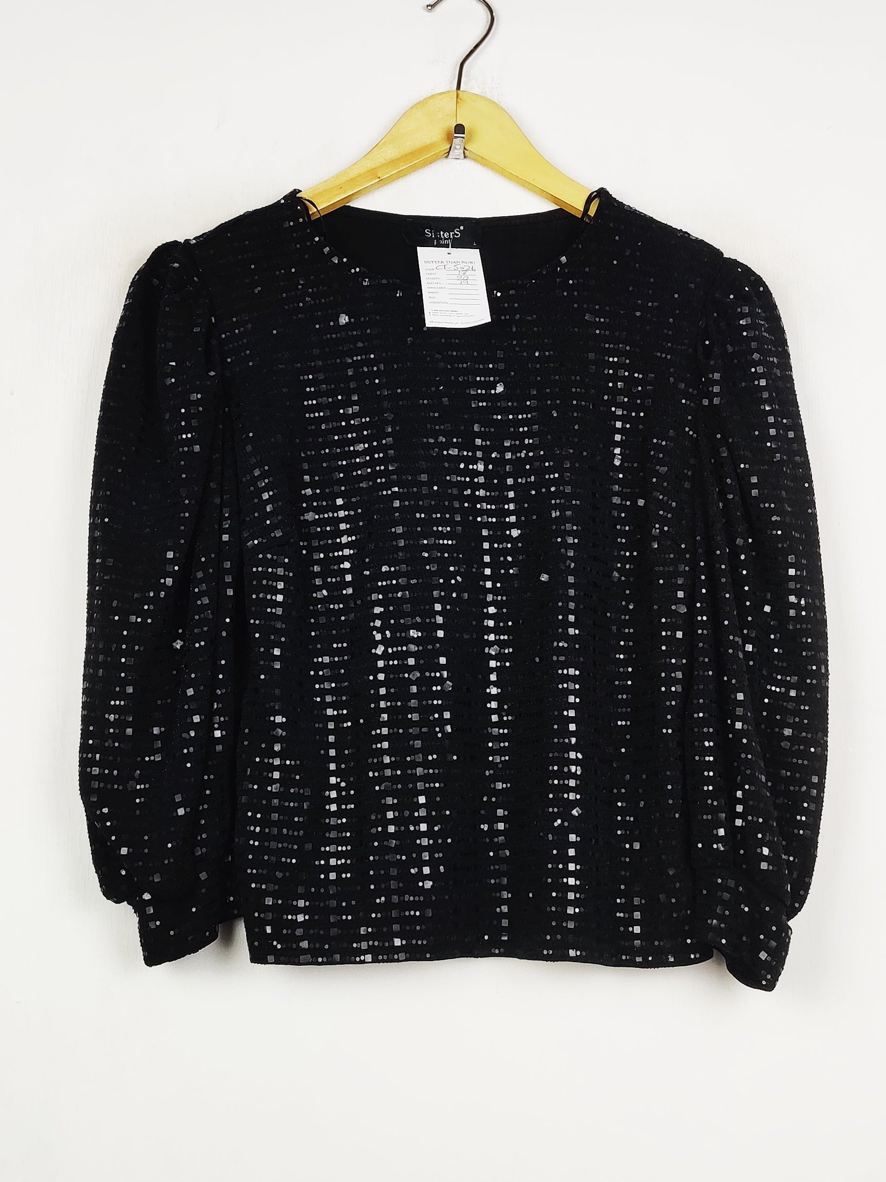 Buy online pre-used pre-loved 100% authentic & Original branded Sisters Point (CT-5026) available in Pakistan. Top international brands avilable.