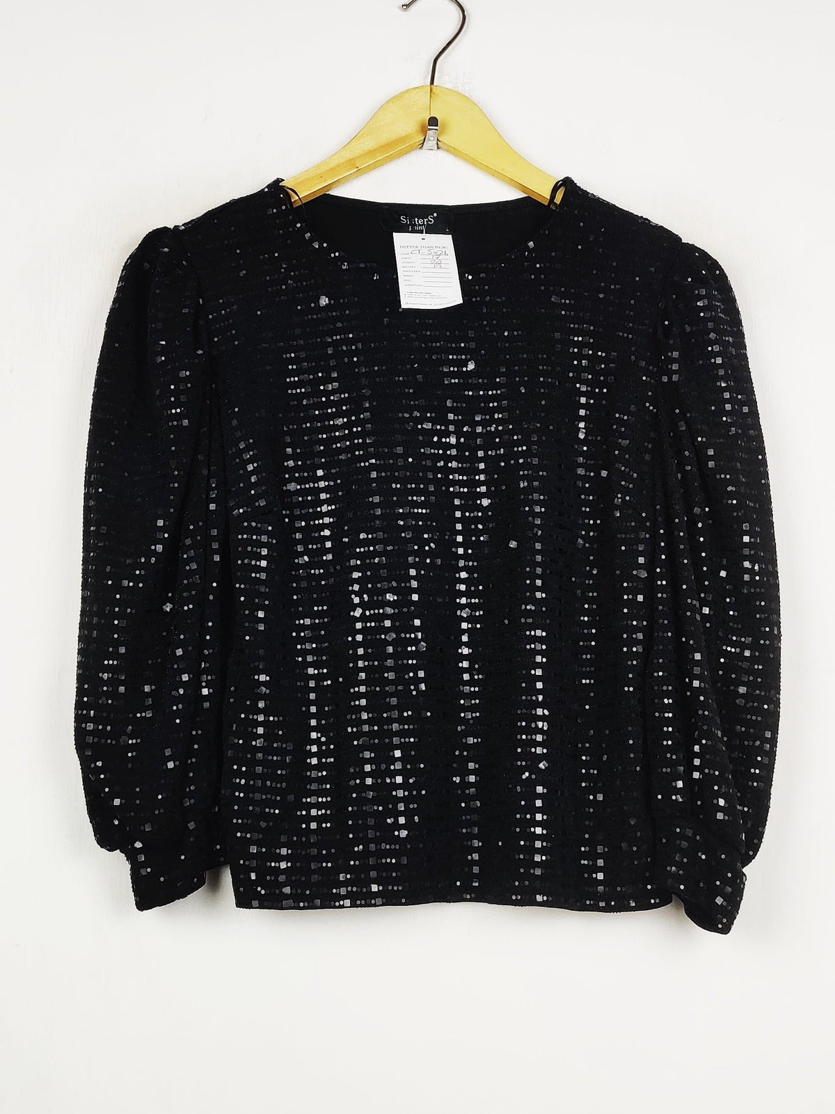 Buy online pre-used pre-loved 100% authentic & Original branded Sisters Point (CT-5026) available in Pakistan. Top international brands avilable.