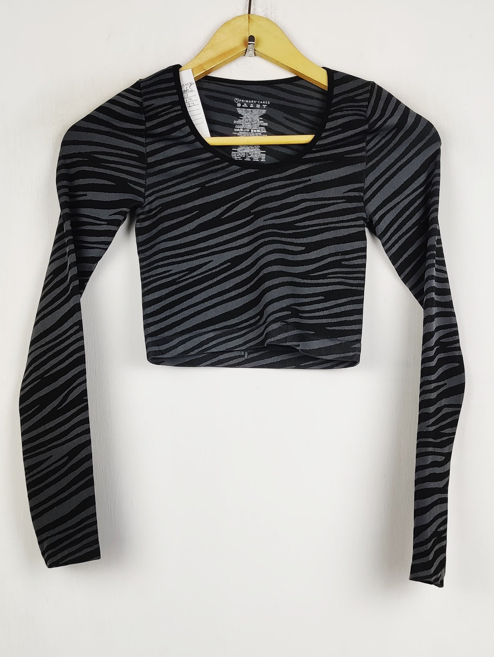 Buy online pre-used pre-loved 100% authentic & Original branded Primark (CT-5065) available in Pakistan. Top international brands avilable.