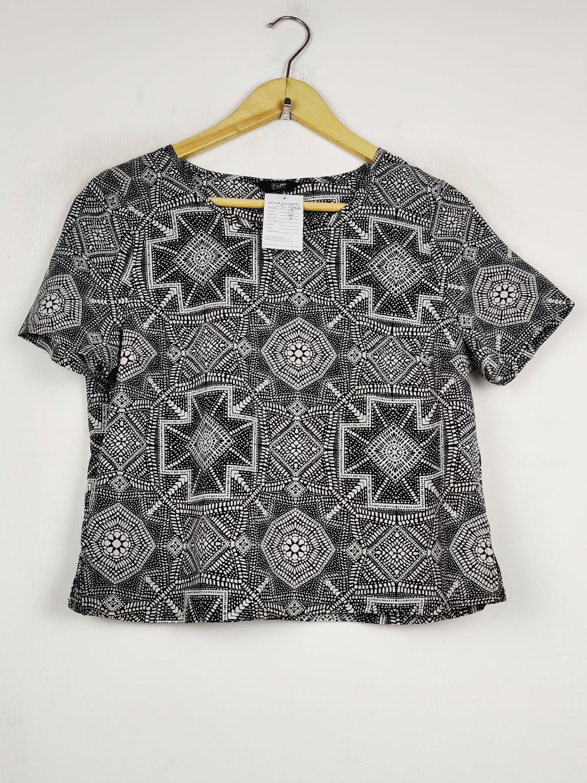 Buy online pre-used pre-loved 100% authentic & Original branded F&F (CT-5066) available in Pakistan. Top international brands avilable.