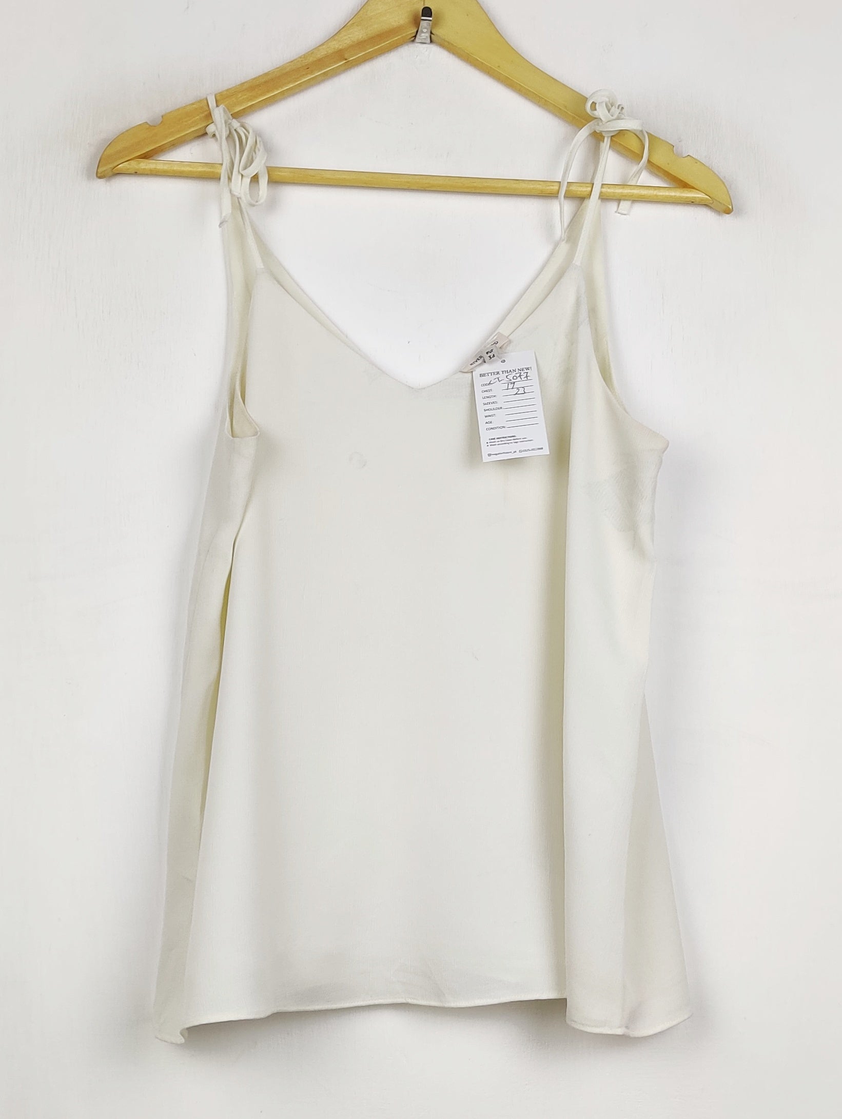 Buy online pre-used pre-loved 100% authentic & Original branded Zara (CT-5077) available in Pakistan. Top international brands avilable.