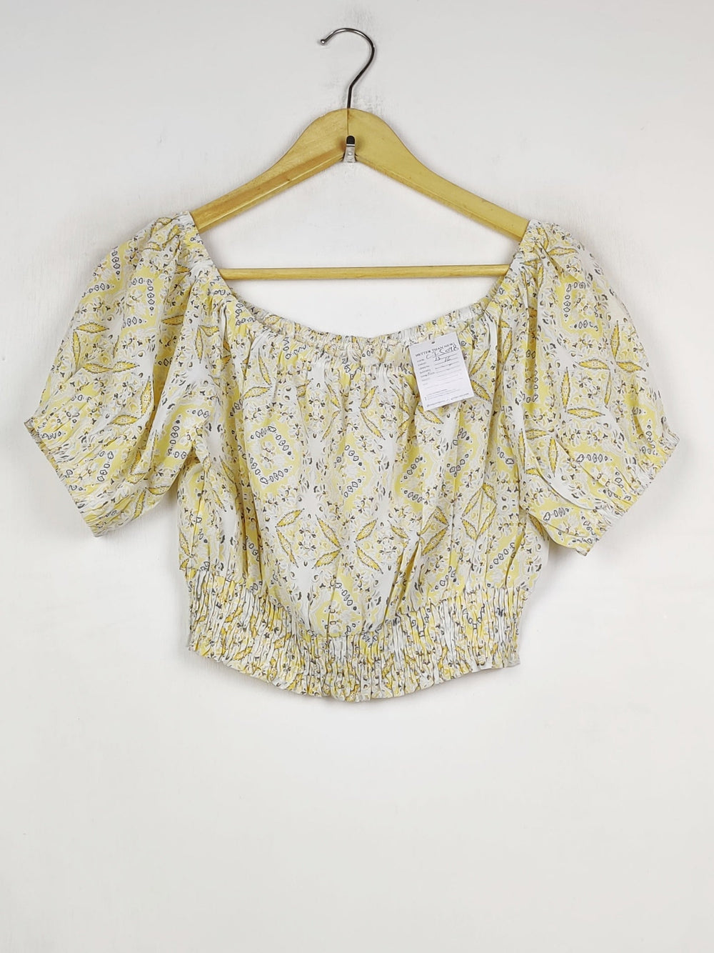 Buy online pre-used pre-loved 100% authentic & Original branded Unknown Brand (CT-5098) available in Pakistan. Top international brands avilable.