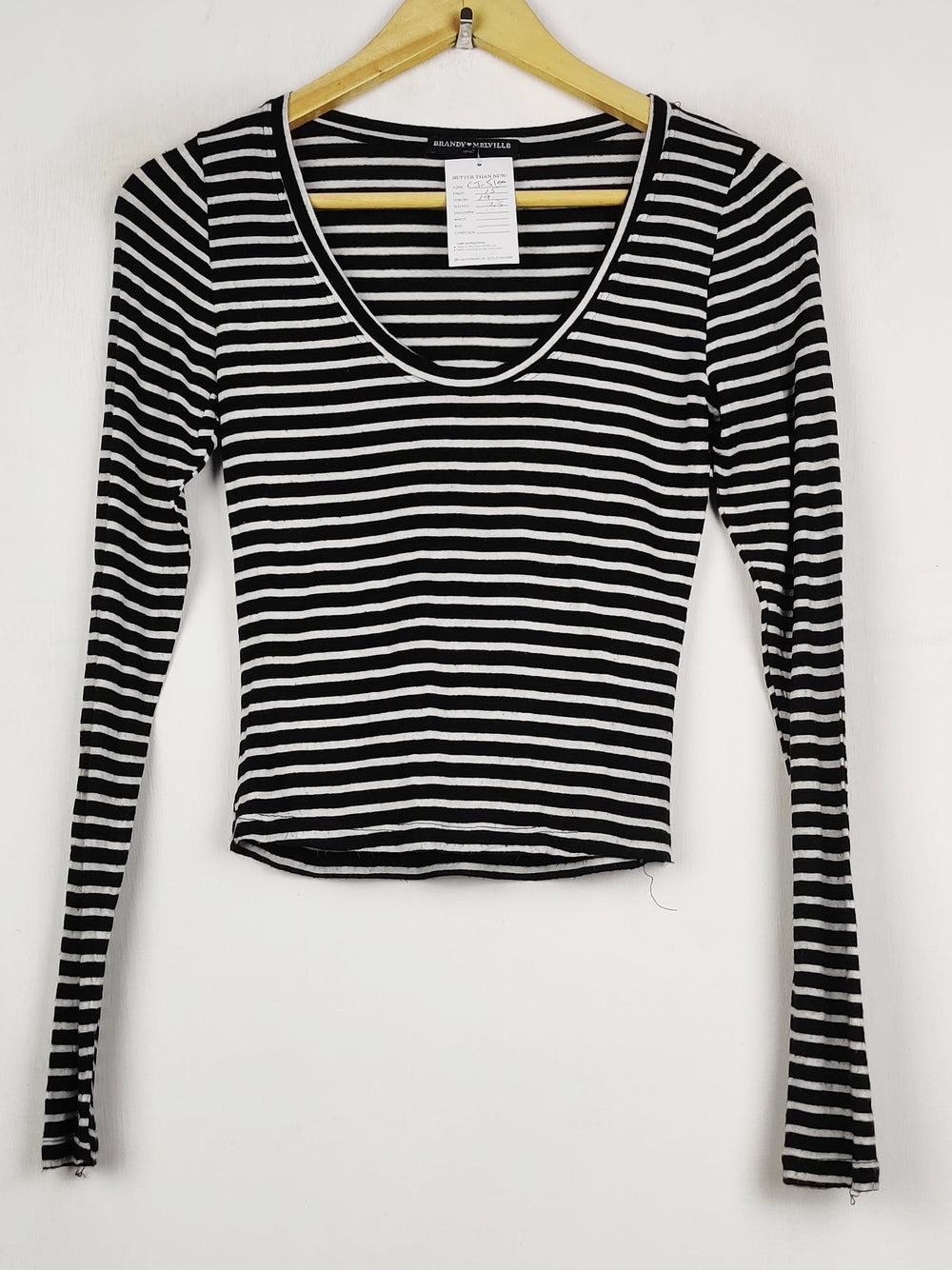 Buy online pre-used pre-loved 100% authentic & Original branded Brandy Melville (CT-5100) available in Pakistan. Top international brands avilable.