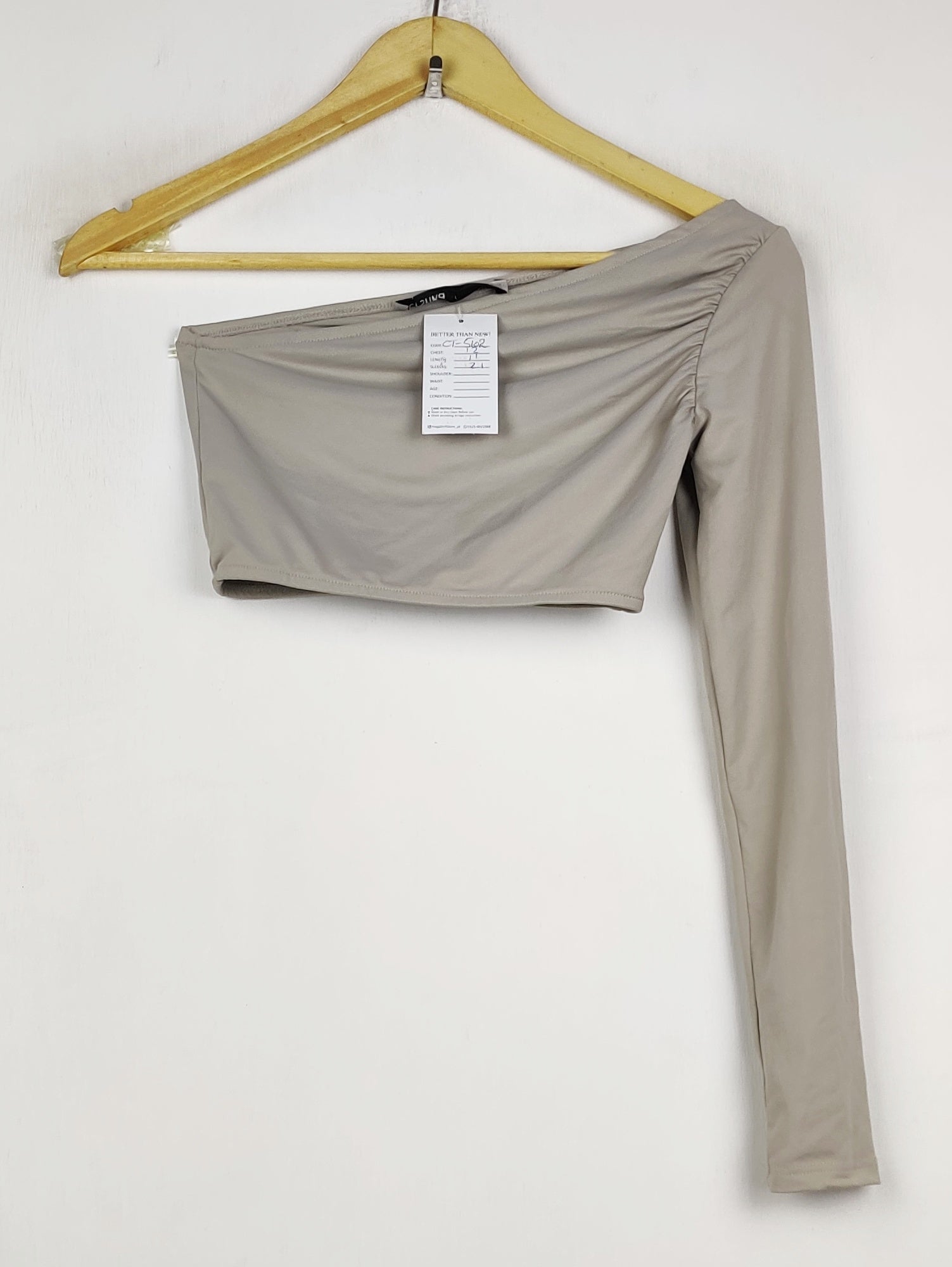 Buy online pre-used pre-loved 100% authentic & Original branded Bershka (CT-5102) available in Pakistan. Top international brands avilable.