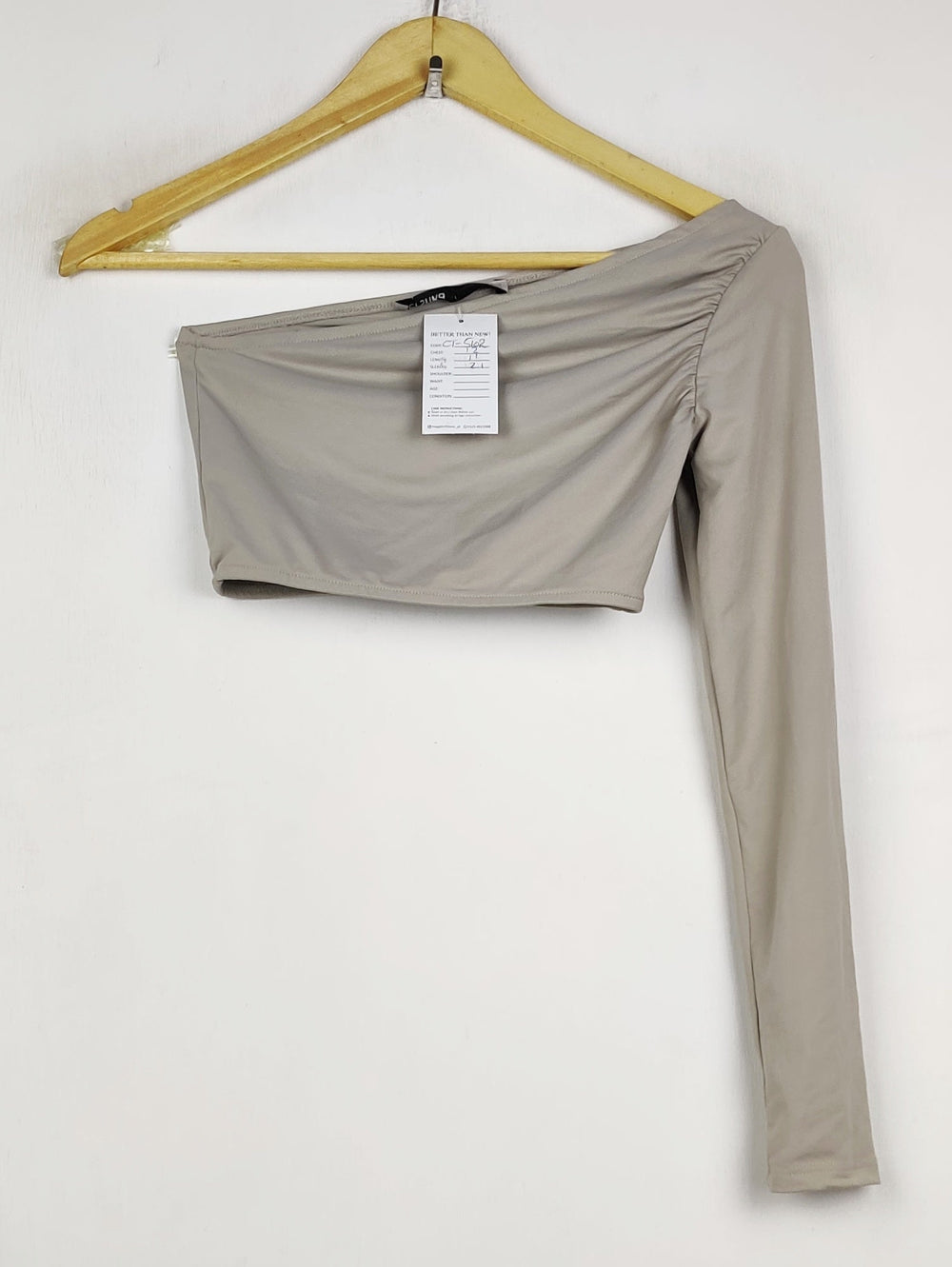 Buy online pre-used pre-loved 100% authentic & Original branded Bershka (CT-5102) available in Pakistan. Top international brands avilable.
