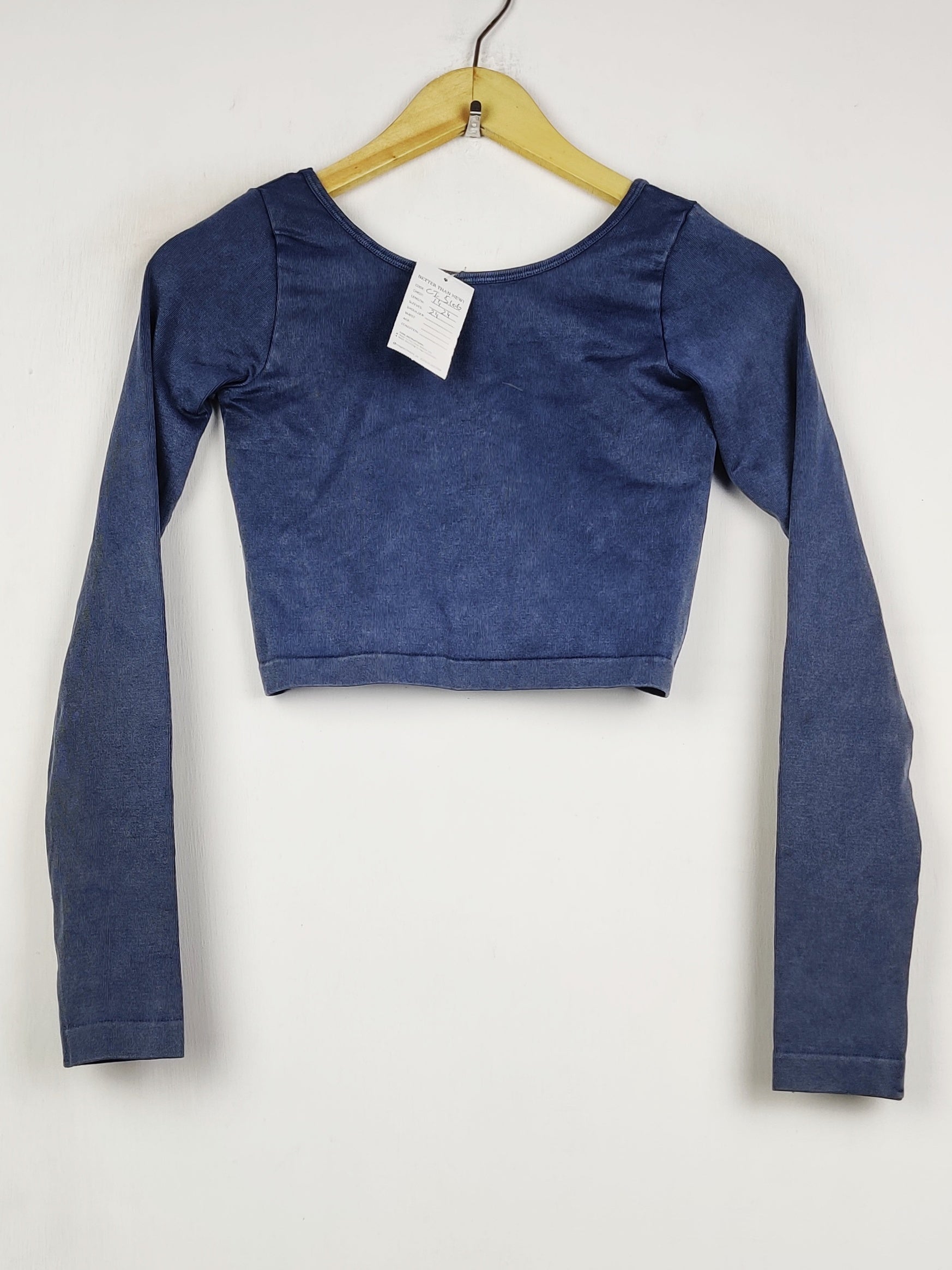 Buy online pre-used pre-loved 100% authentic & Original branded Pull&Bear (CT-5106) available in Pakistan. Top international brands avilable.