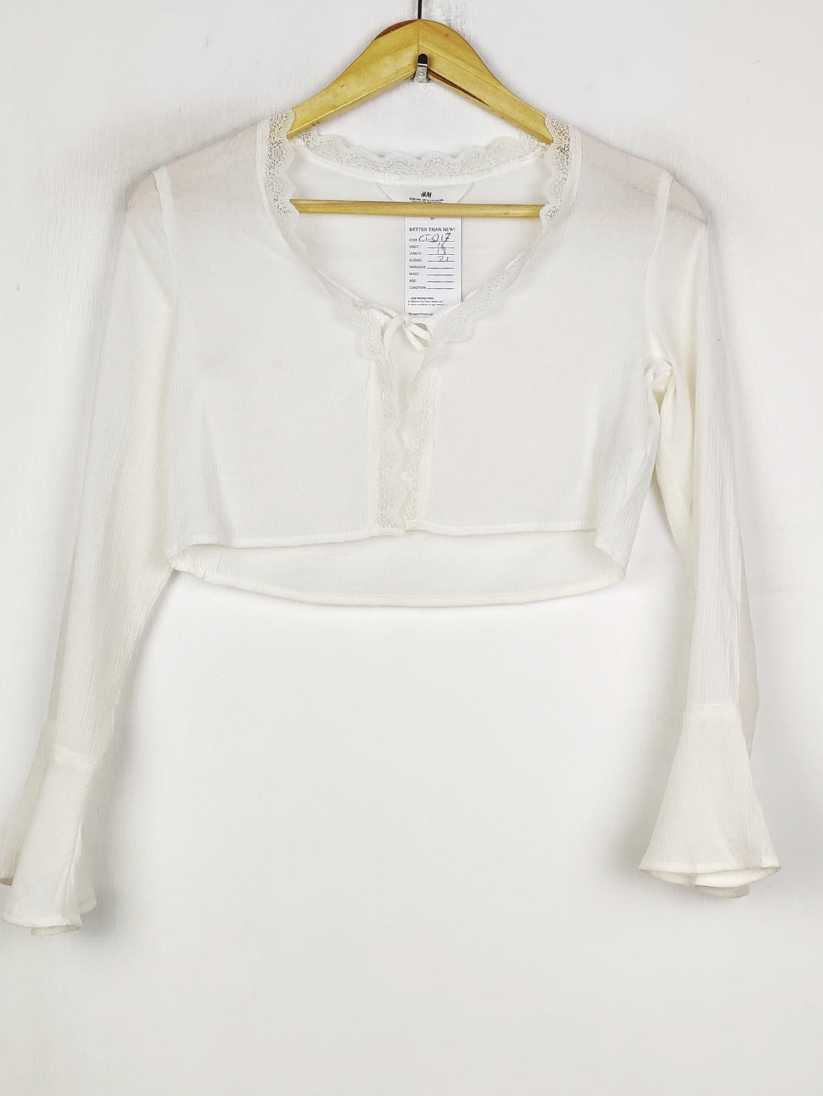 Buy online pre-used pre-loved 100% authentic & Original branded H&M (CT-5117) available in Pakistan. Top international brands avilable.
