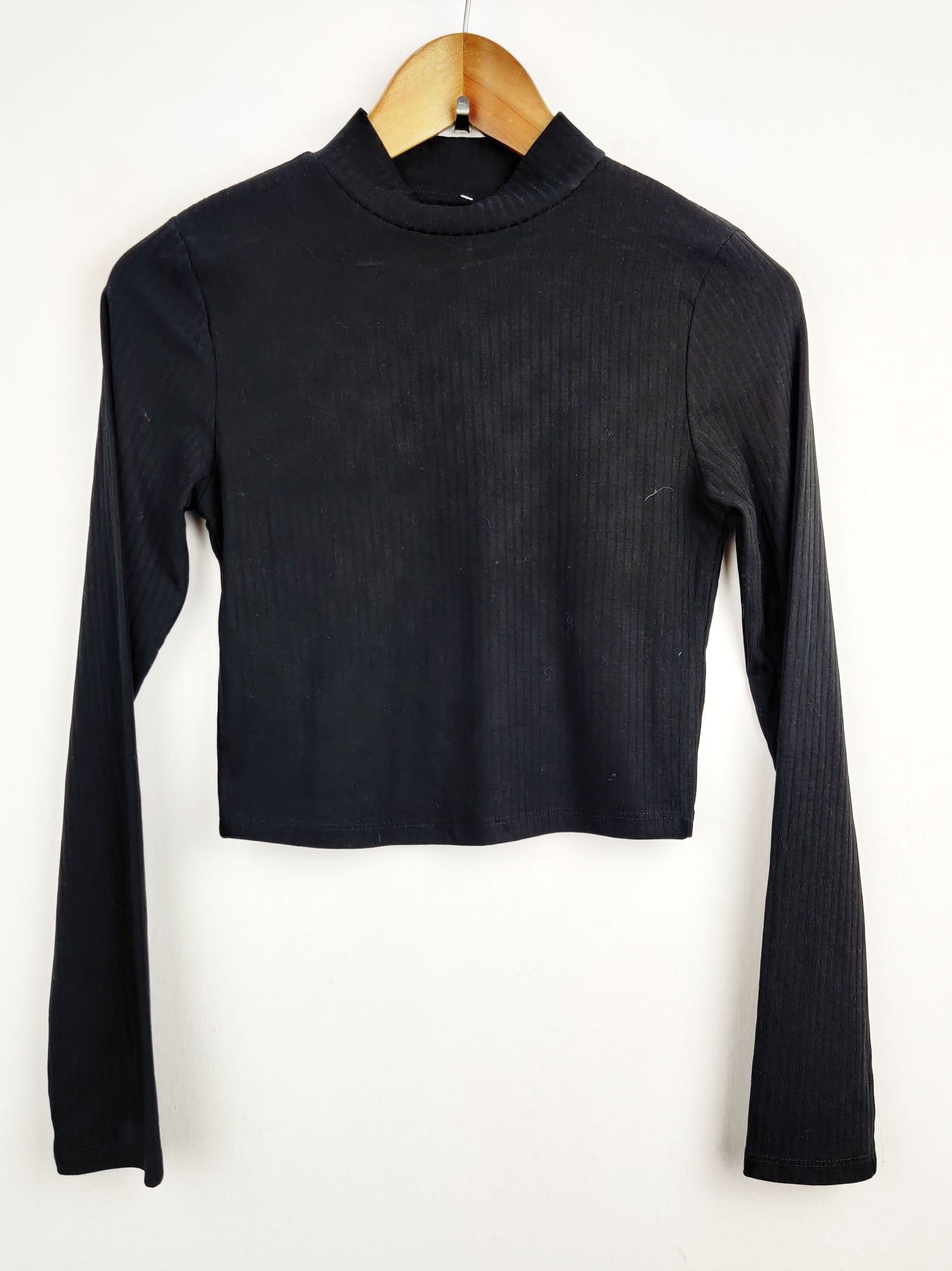 Buy online pre-used pre-loved 100% authentic & Original branded Unknown Brand (CT-513) available in Pakistan. Top international brands avilable.