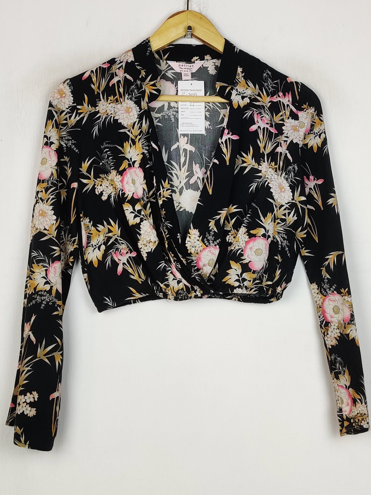 Buy online pre-used pre-loved 100% authentic & Original branded Petities (CT-5147) available in Pakistan. Top international brands avilable.