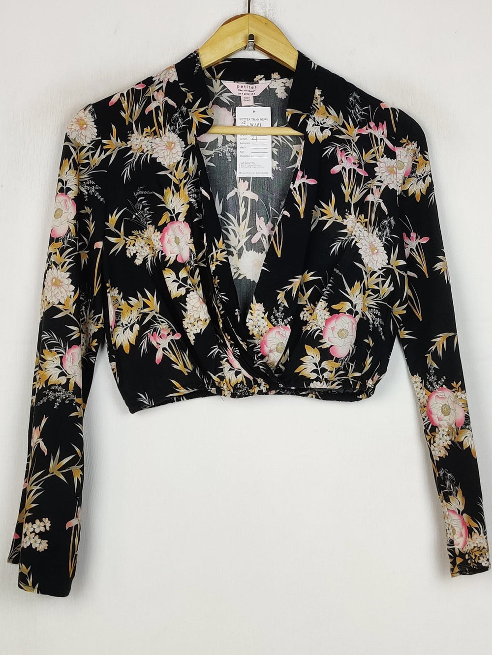 Buy online pre-used pre-loved 100% authentic & Original branded Petities (CT-5147) available in Pakistan. Top international brands avilable.