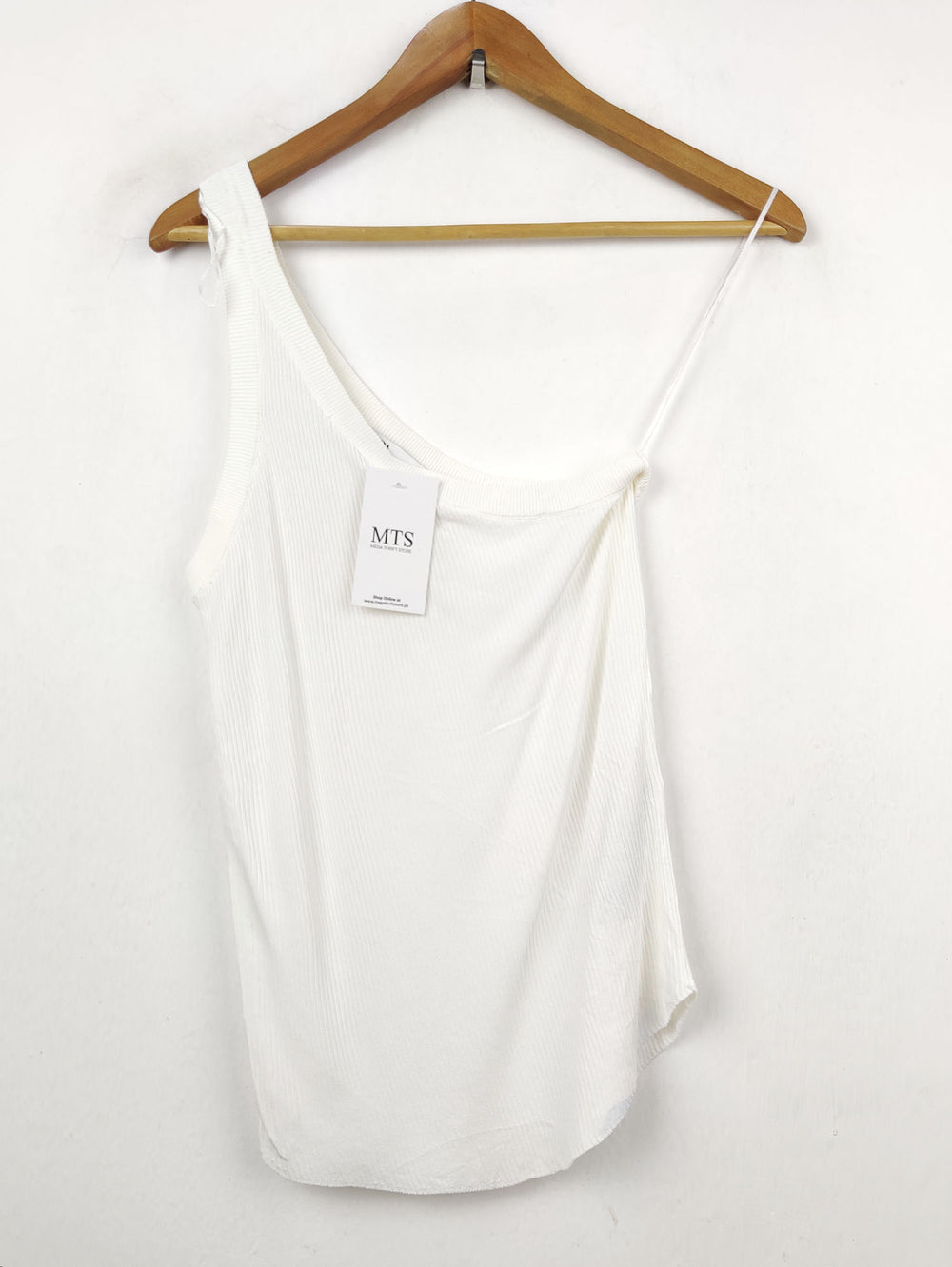 Buy online pre-used pre-loved 100% authentic & Original branded Zara (CT-611) available in Pakistan. Top international brands avilable.