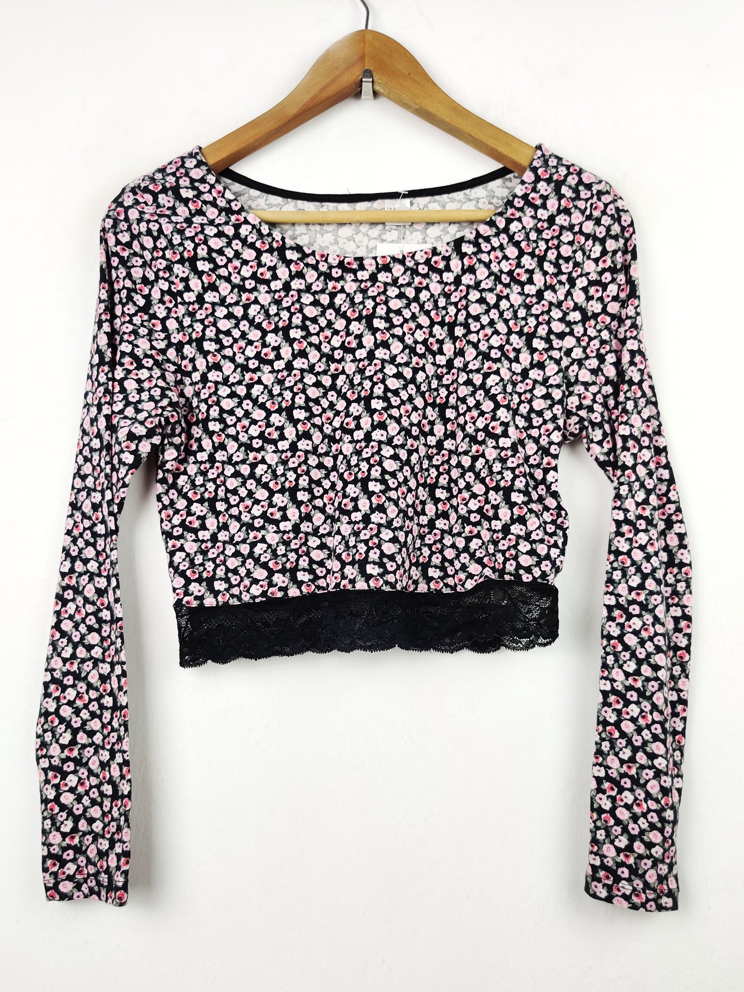 Buy online pre-used pre-loved 100% authentic & Original branded H&M (CT-99) available in Pakistan. Top international brands avilable.