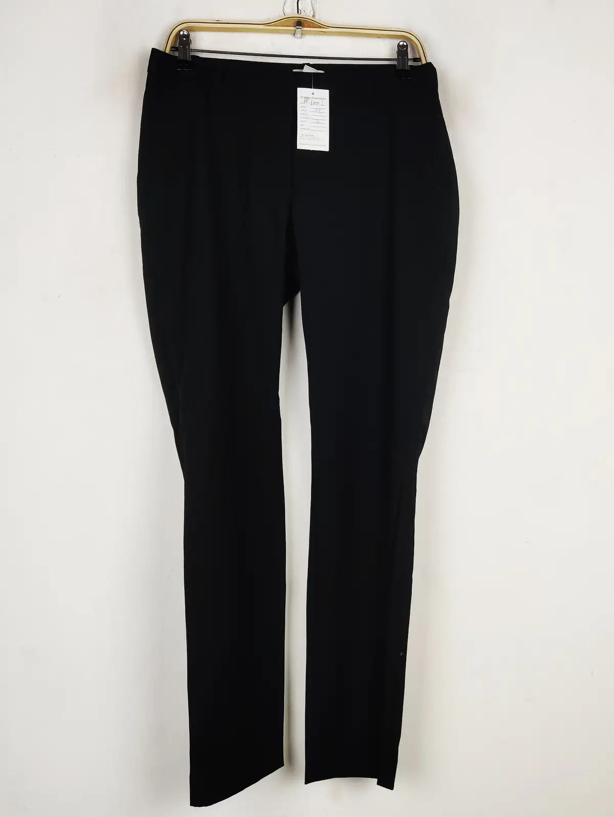 Buy online pre-used pre-loved 100% authentic & Original branded H&M (DP-1001) available in Pakistan. Top international brands avilable.