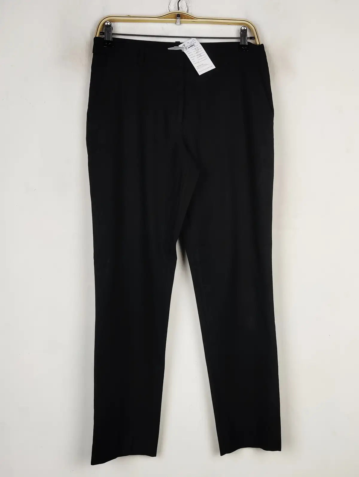 Buy online pre-used pre-loved 100% authentic & Original branded H&M (DP-1022) available in Pakistan. Top international brands avilable.