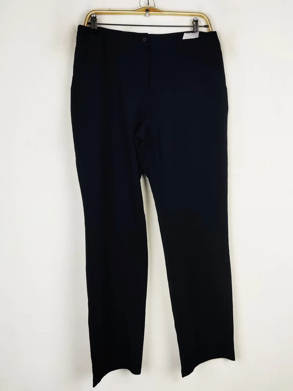 Buy online pre-used pre-loved 100% authentic & Original branded Marks & Spencer (DP-1034) available in Pakistan. Top international brands avilable.