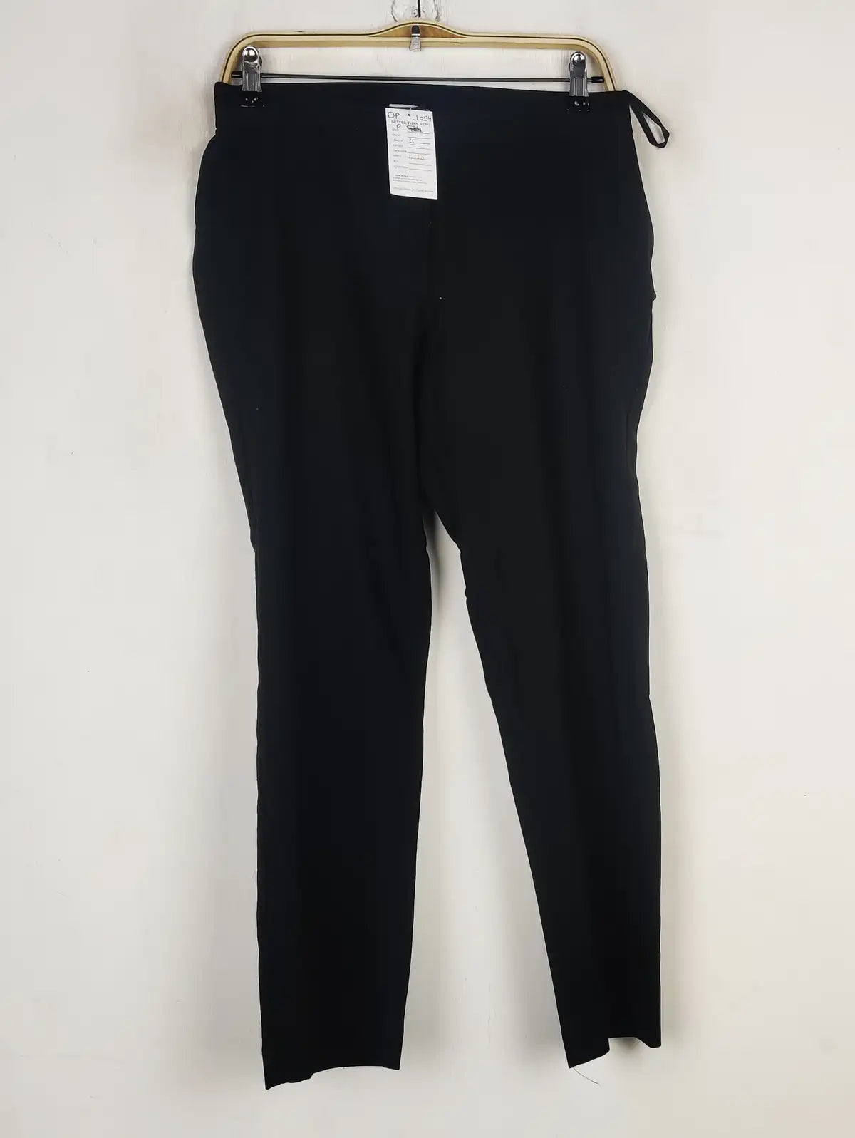 Buy online pre-used pre-loved 100% authentic & Original branded Tapered (DP-1054) available in Pakistan. Top international brands avilable.