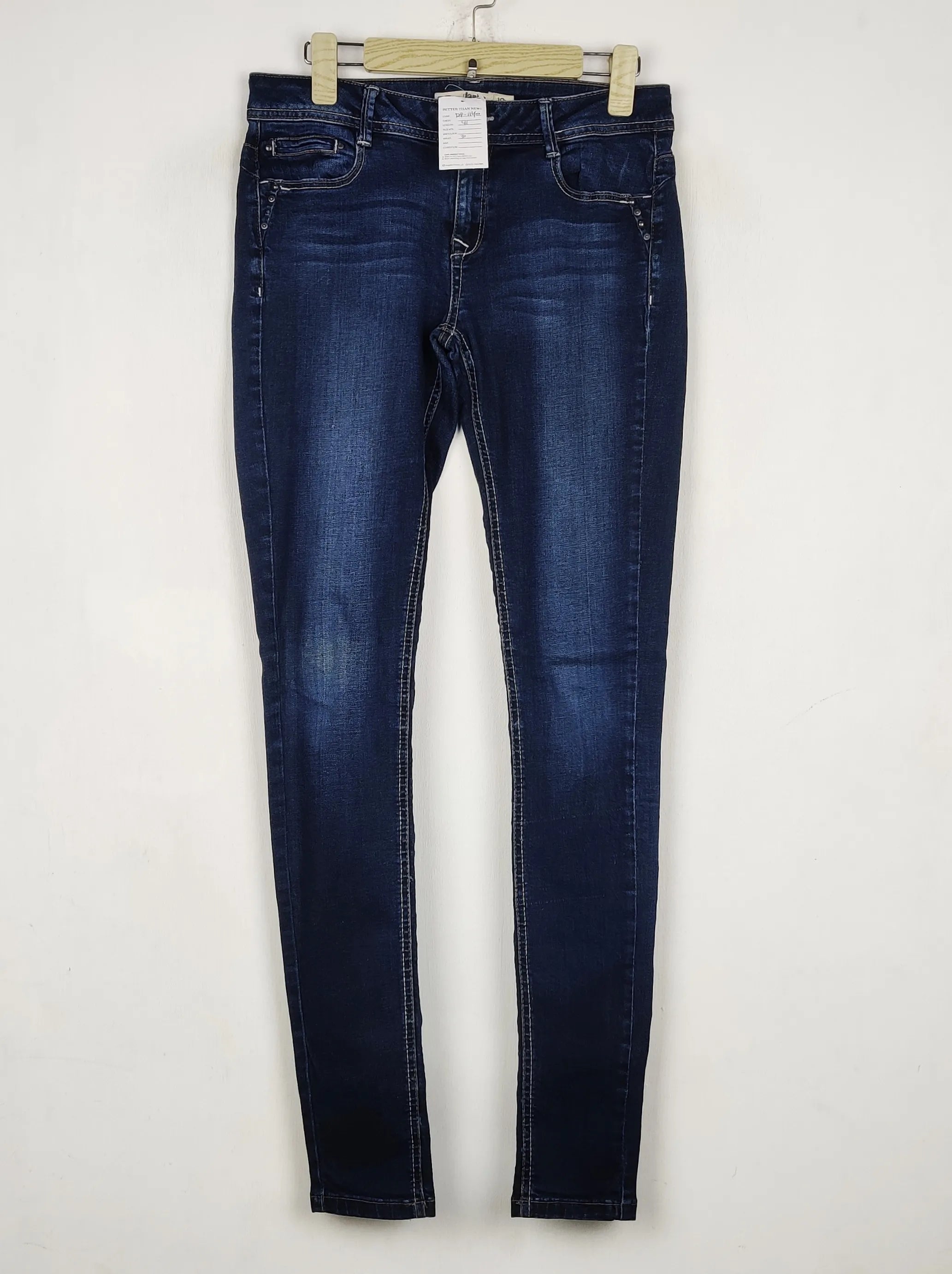 Buy online pre-used pre-loved 100% authentic & Original branded Danim (DP-1140) available in Pakistan. Top international brands avilable.
