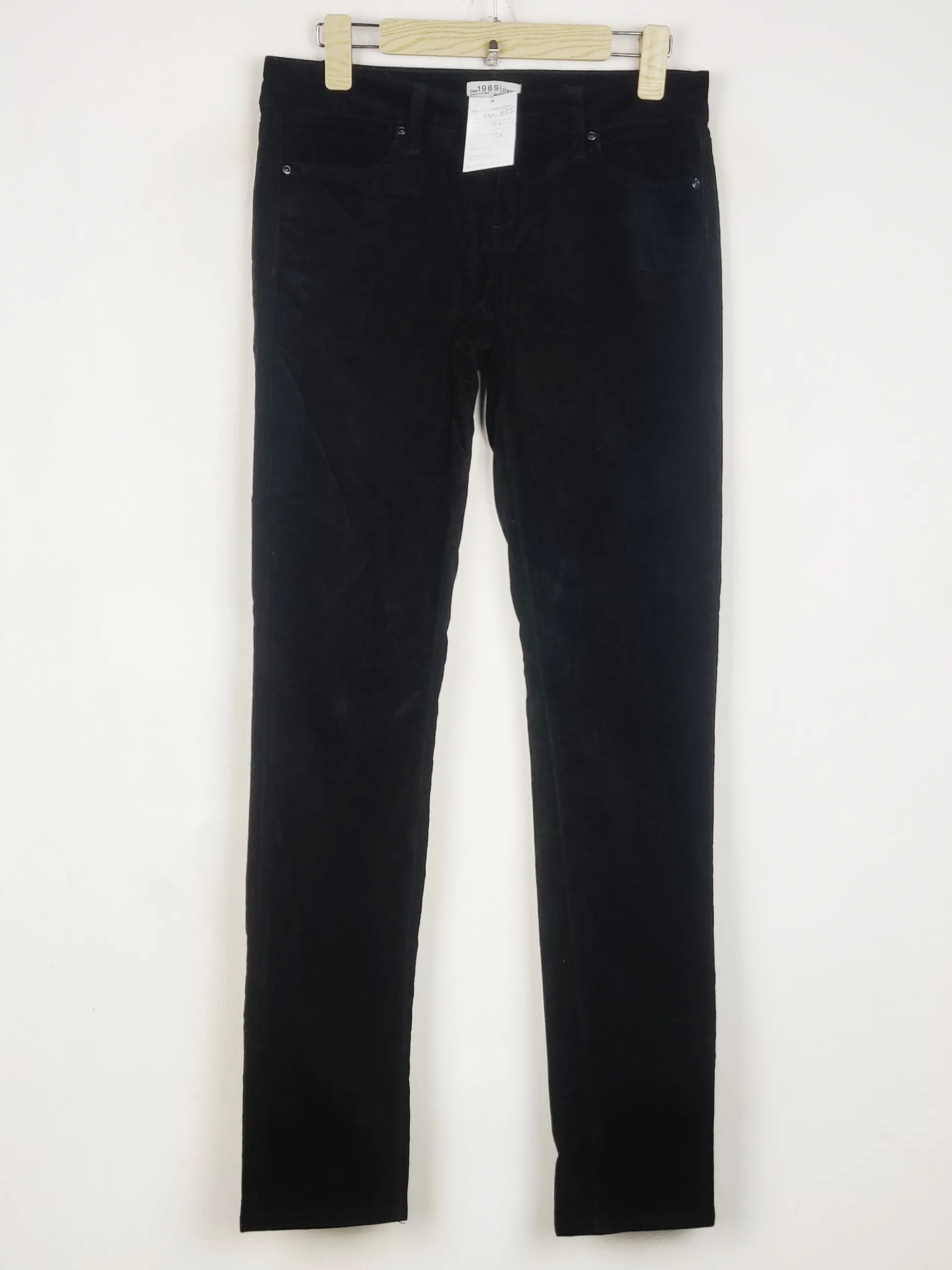 Buy online pre-used pre-loved 100% authentic & Original branded Gap (DP-1175) available in Pakistan. Top international brands avilable.