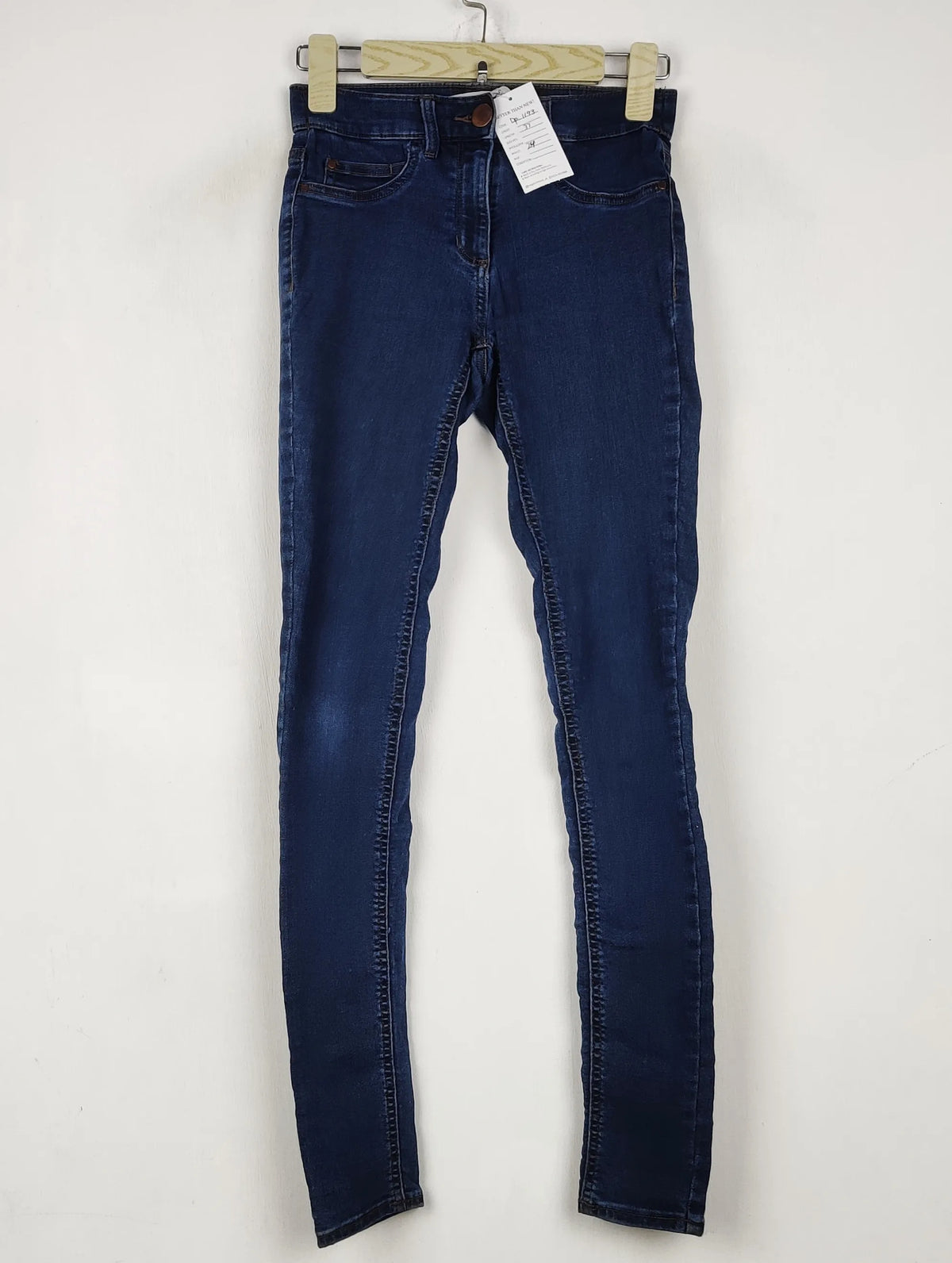 Buy online pre-used pre-loved 100% authentic & Original branded George (DP-1193) available in Pakistan. Top international brands avilable.