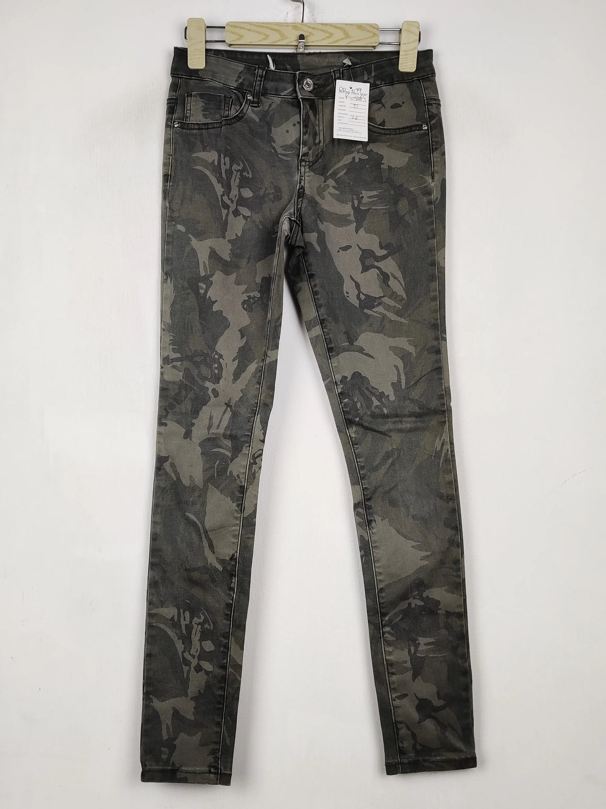 Buy online pre-used pre-loved 100% authentic & Original branded Unknown Brand (DP-1199) available in Pakistan. Top international brands avilable.