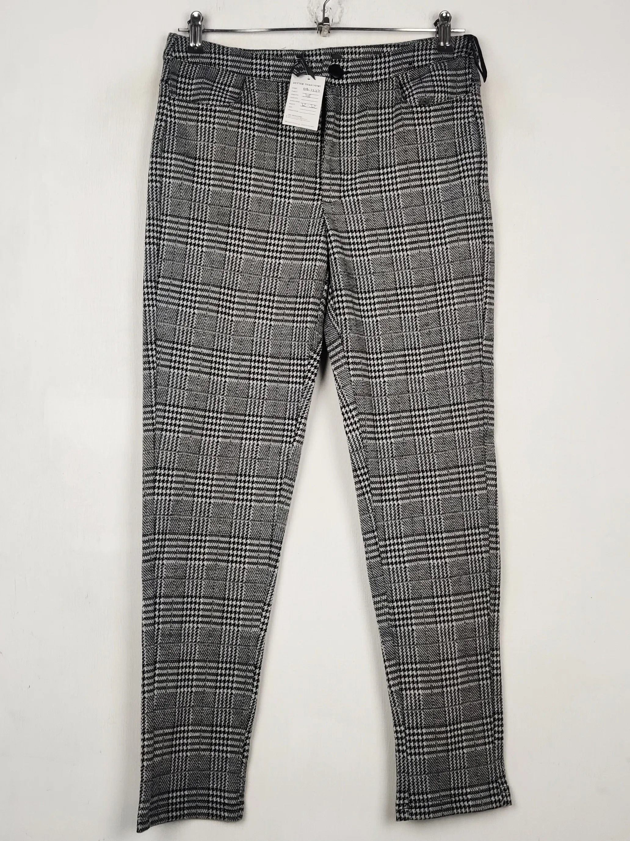 Buy online pre-used pre-loved 100% authentic & Original branded Primark (DP-1222) available in Pakistan. Top international brands avilable.