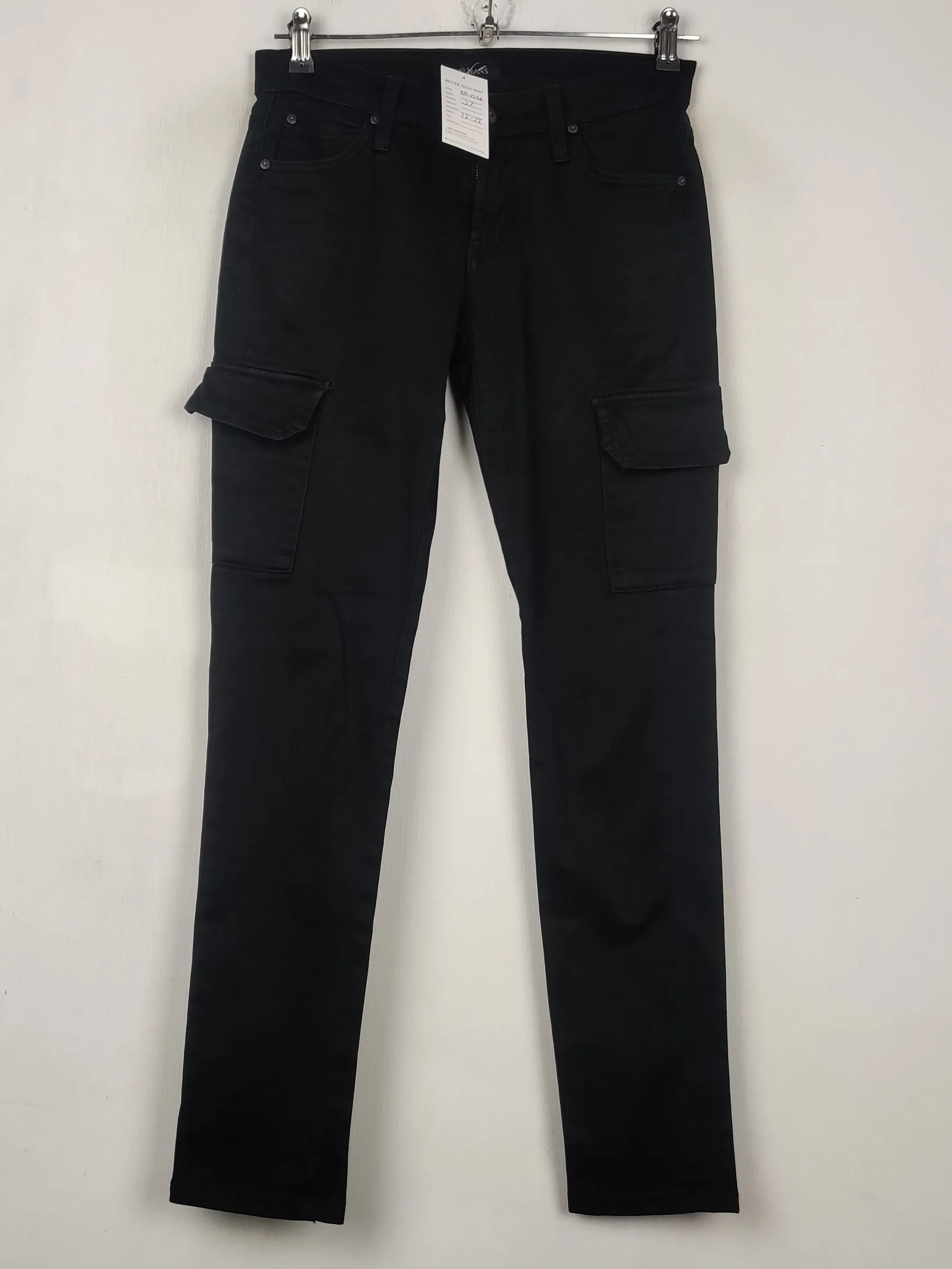 Buy online pre-used pre-loved 100% authentic & Original branded James Jeans (DP-1236) available in Pakistan. Top international brands avilable.
