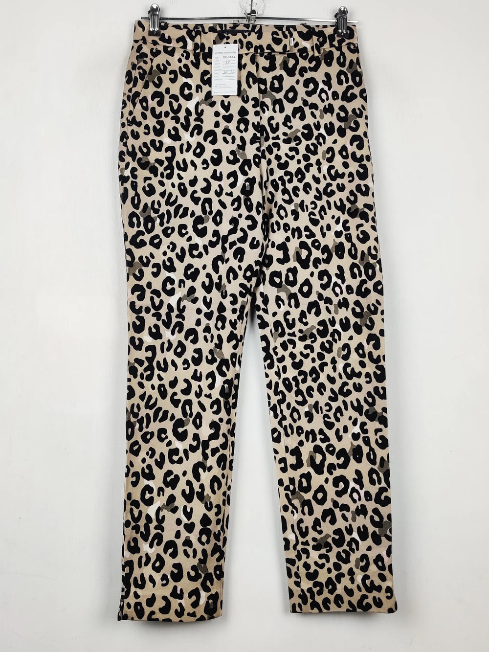 Buy online pre-used pre-loved 100% authentic & Original branded Marks & Spencer (DP-1237) available in Pakistan. Top international brands avilable.