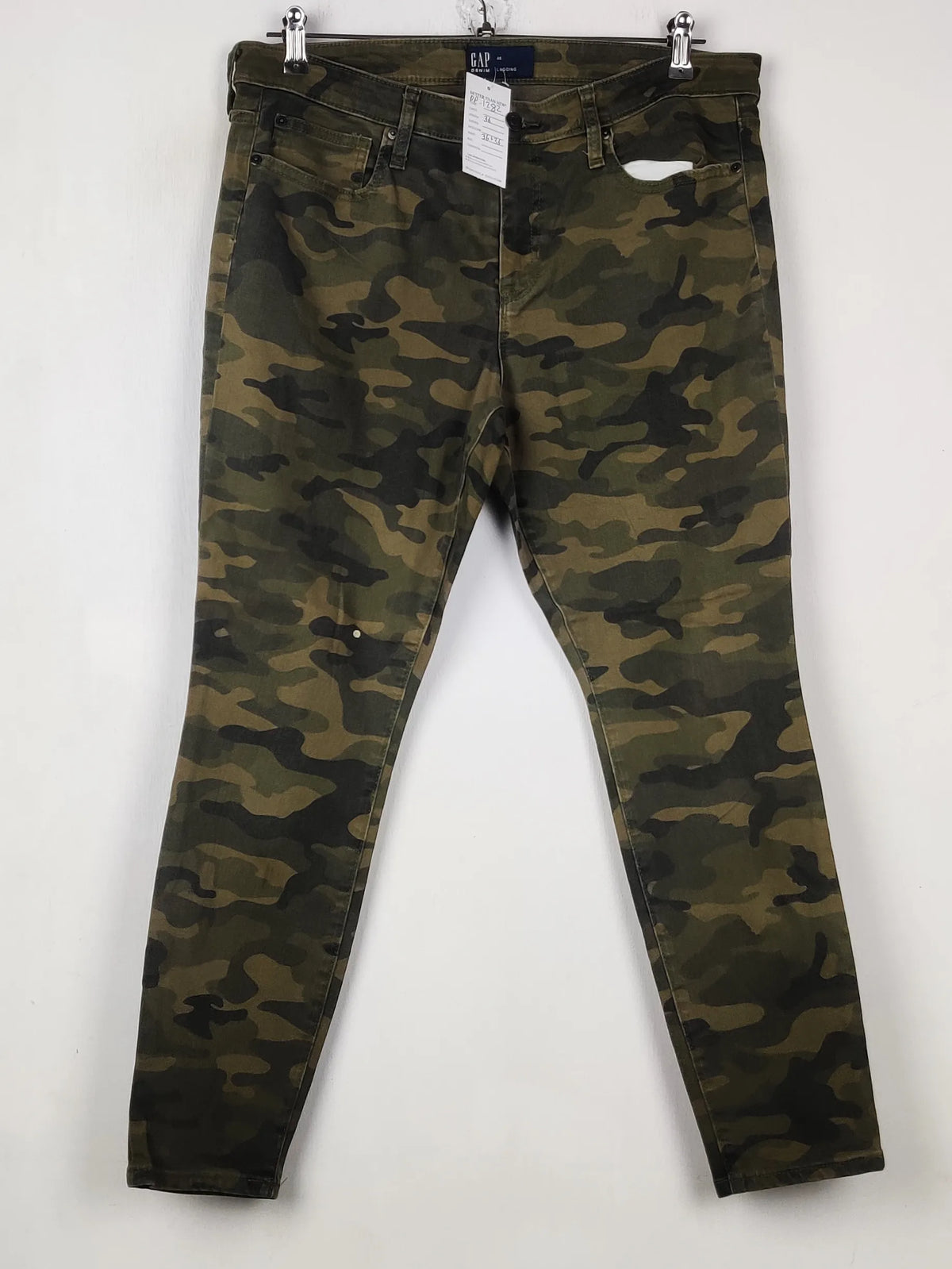 Buy online pre-used pre-loved 100% authentic & Original branded Gap (DP-1282) available in Pakistan. Top international brands avilable.