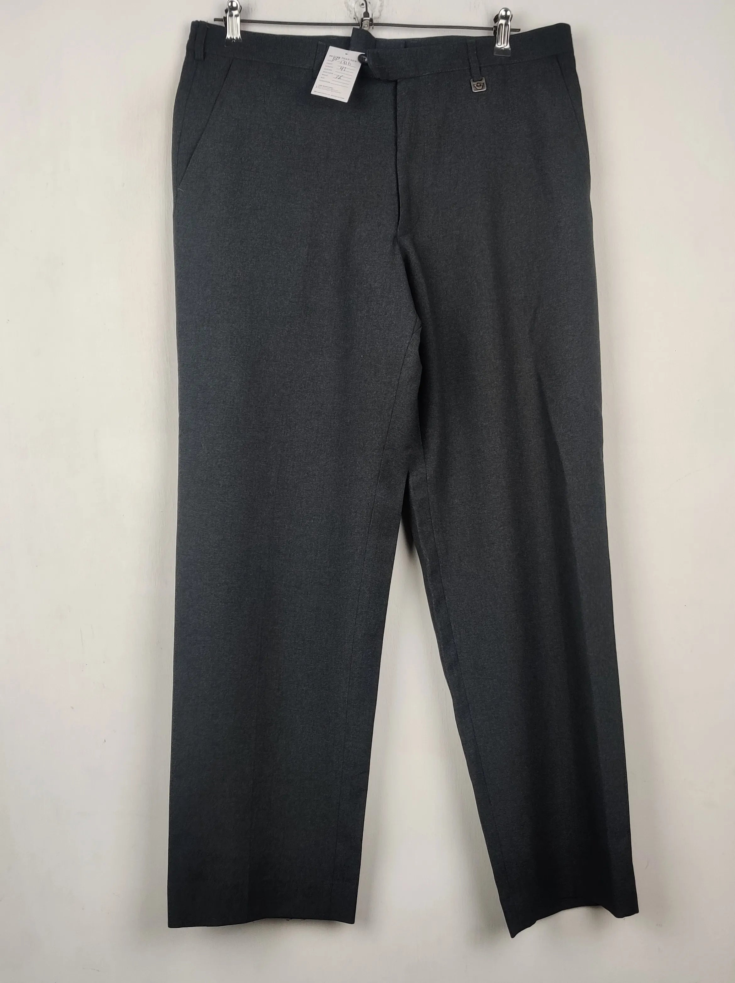Buy online pre-used pre-loved 100% authentic & Original branded G Man (DP-1316) available in Pakistan. Top international brands avilable.