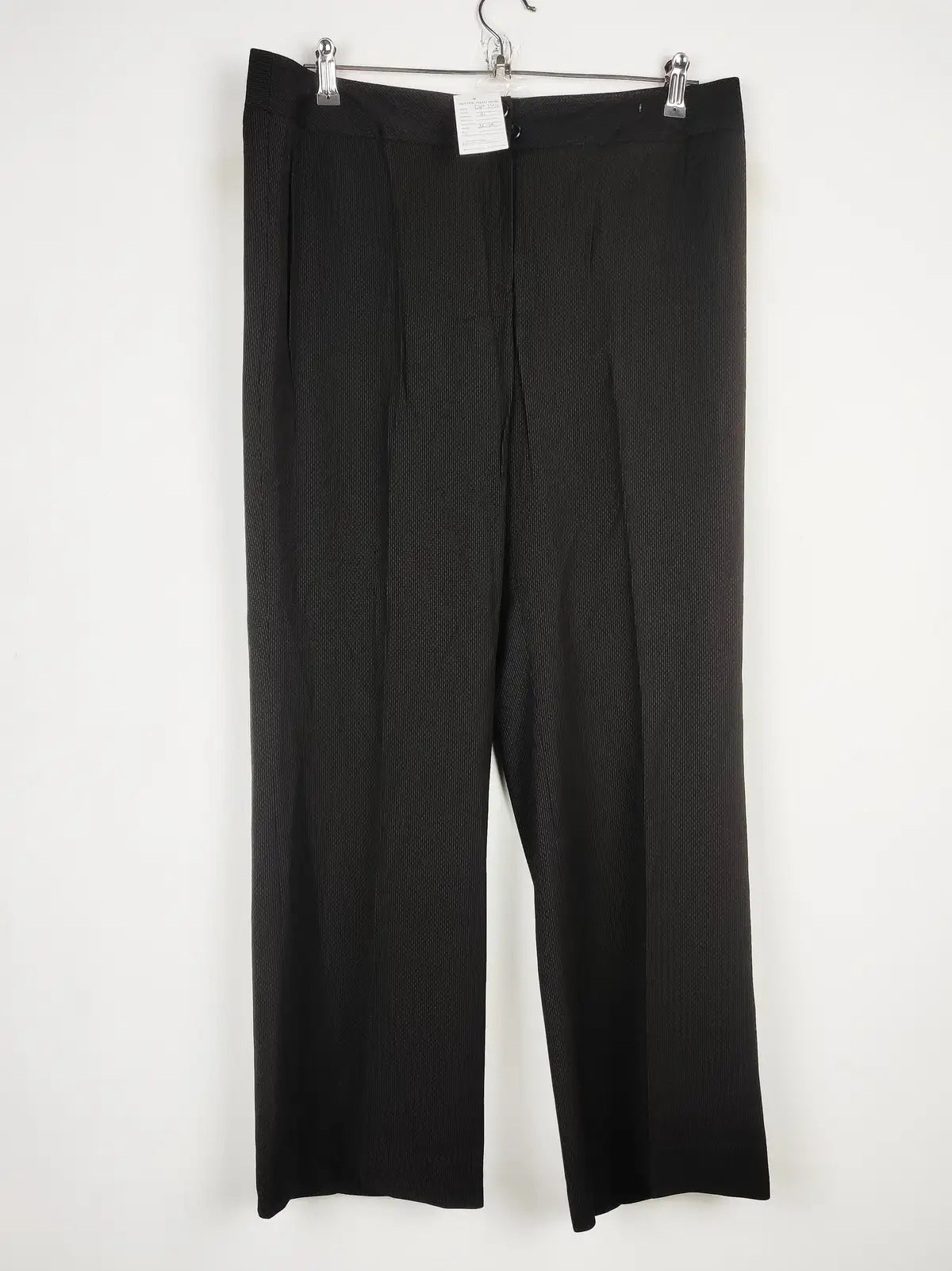 Buy online pre-used pre-loved 100% authentic & Original branded Dorothy Perkins (DP-142) available in Pakistan. Top international brands avilable.