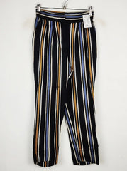 Buy online pre-used pre-loved 100% authentic & Original branded H&M (DP-184) available in Pakistan. Top international brands avilable.