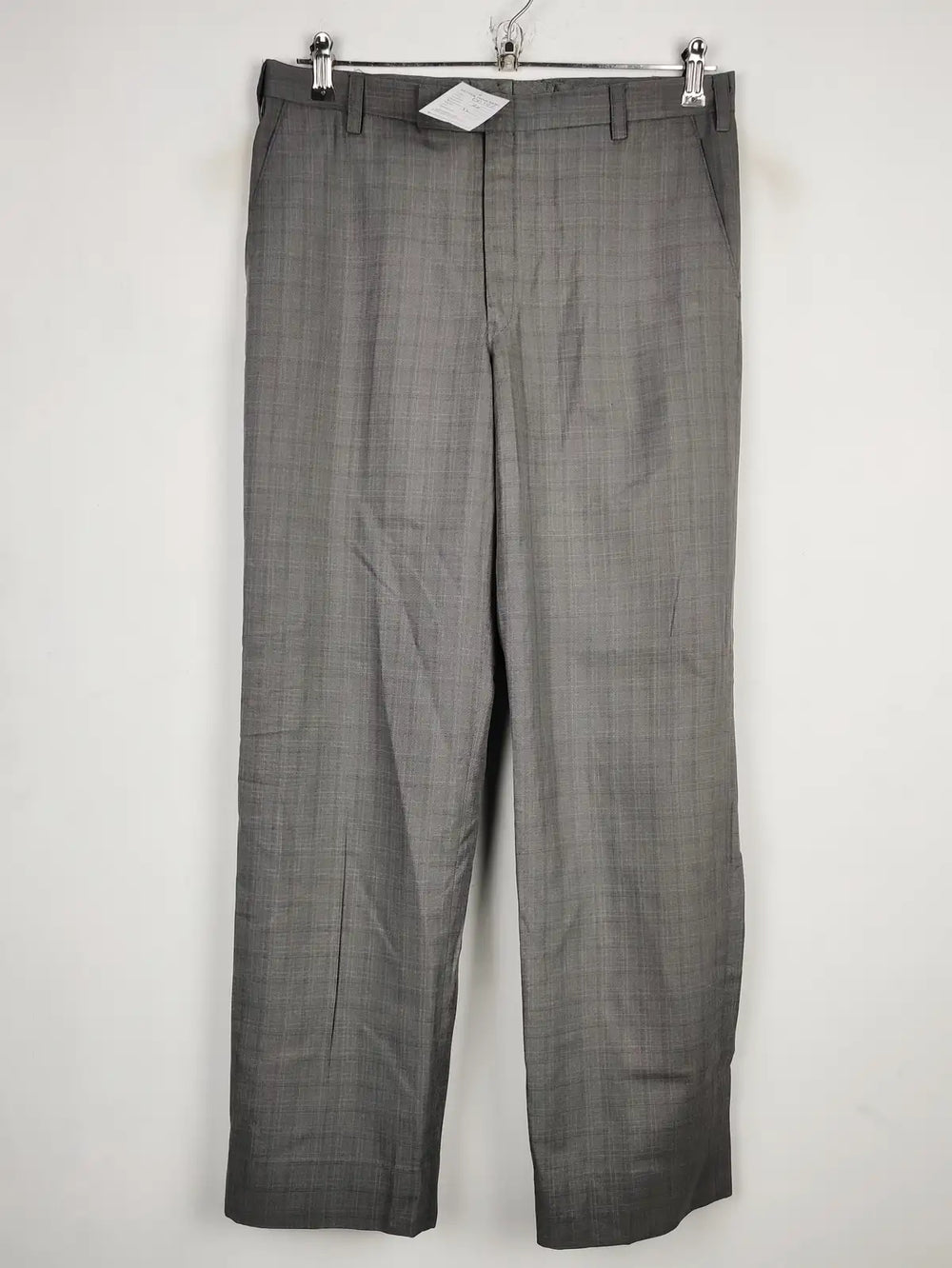 Buy online pre-used pre-loved 100% authentic & Original branded Unknown Brand (DP-196) available in Pakistan. Top international brands avilable.