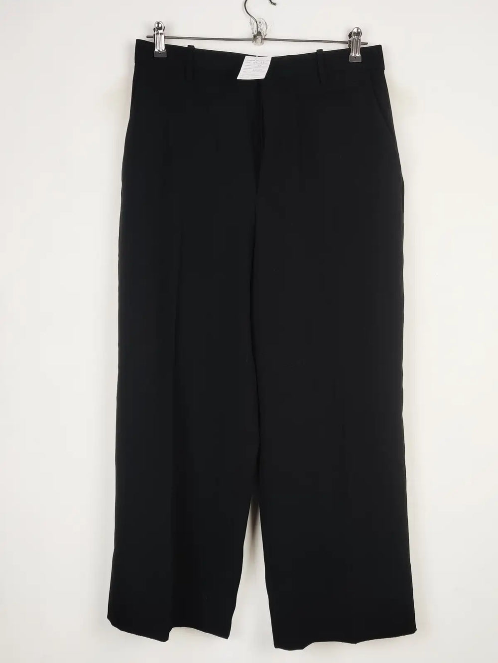 Buy online pre-used pre-loved 100% authentic & Original branded Zara (DP-22) available in Pakistan. Top international brands avilable.