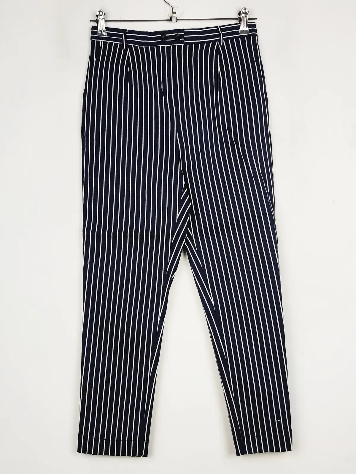 Buy online pre-used pre-loved 100% authentic & Original branded H&M (DP-740) available in Pakistan. Top international brands avilable.