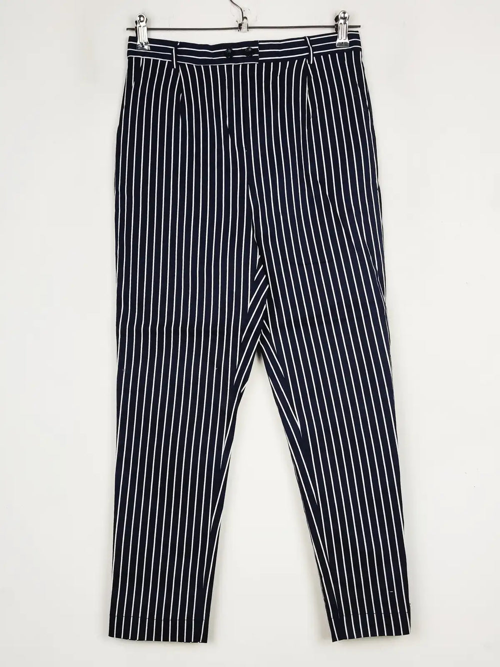 Buy online pre-used pre-loved 100% authentic & Original branded H&M (DP-740) available in Pakistan. Top international brands avilable.