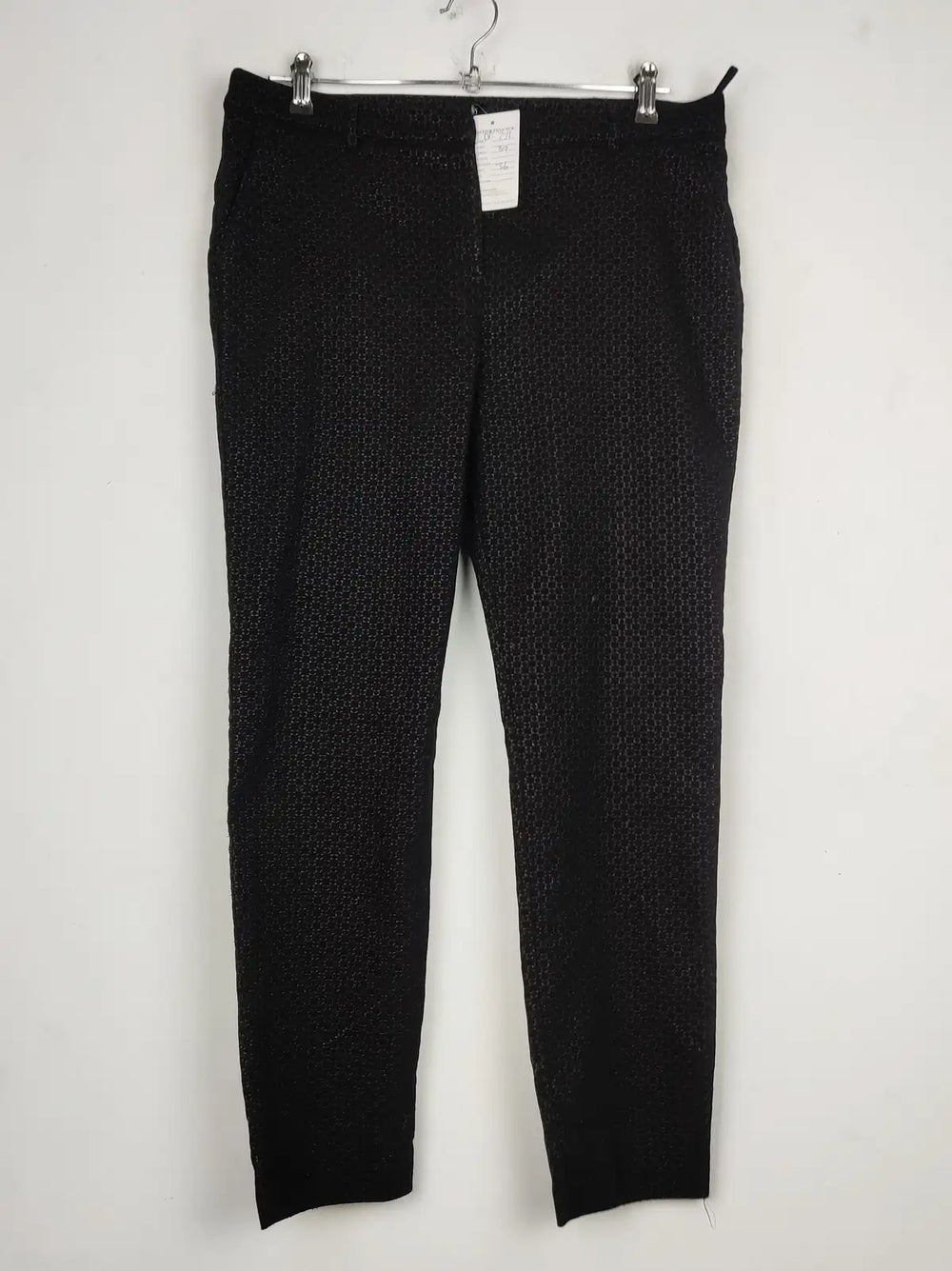 Buy online pre-used pre-loved 100% authentic & Original branded Wallis (DP-771) available in Pakistan. Top international brands avilable.