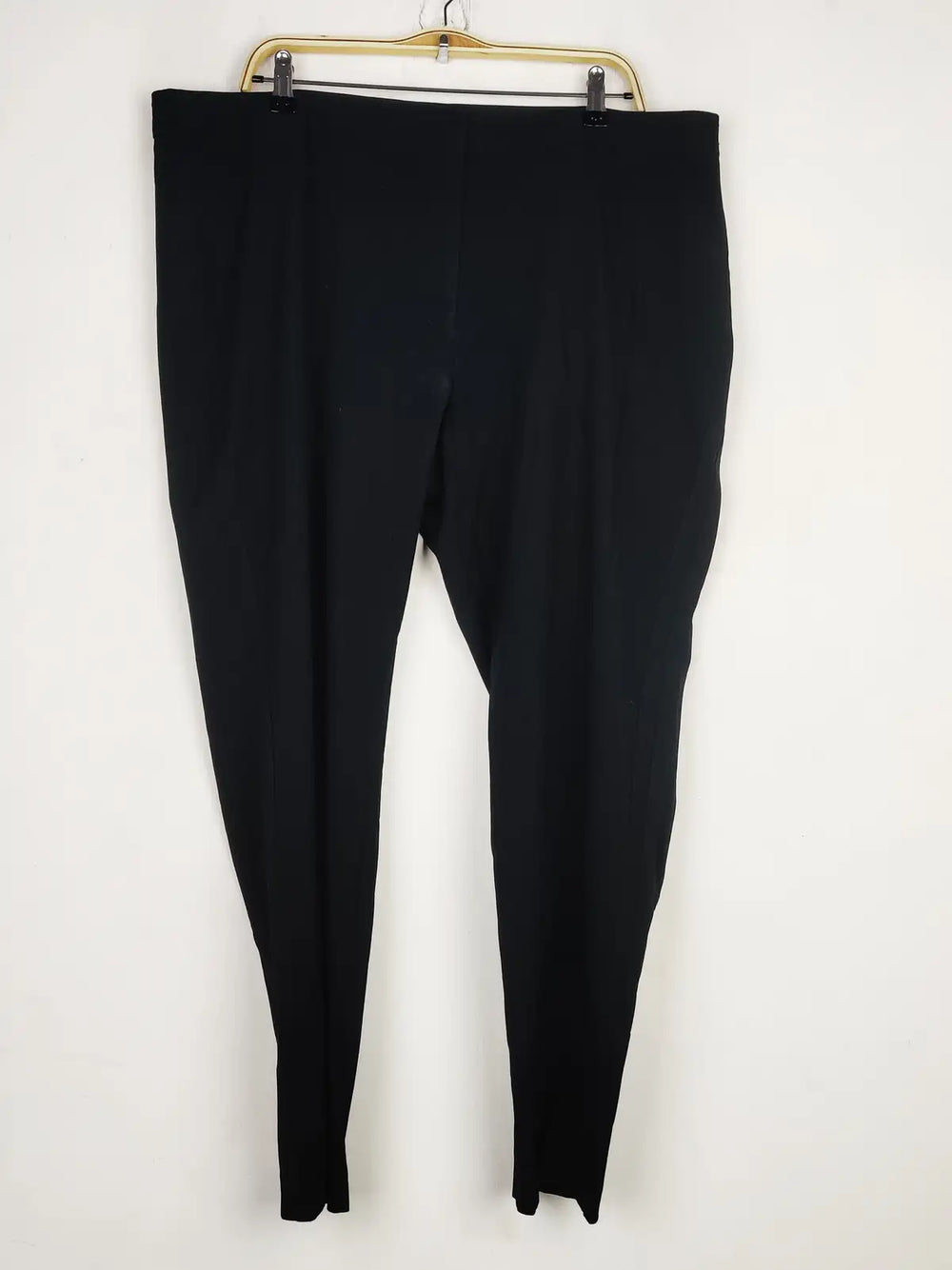 Buy online pre-used pre-loved 100% authentic & Original branded Marks & Spencer (DP-817) available in Pakistan. Top international brands avilable.