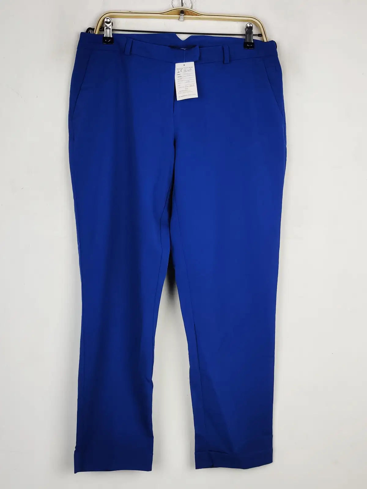 Buy online pre-used pre-loved 100% authentic & Original branded Dorothy Perkins (DP-840) available in Pakistan. Top international brands avilable.