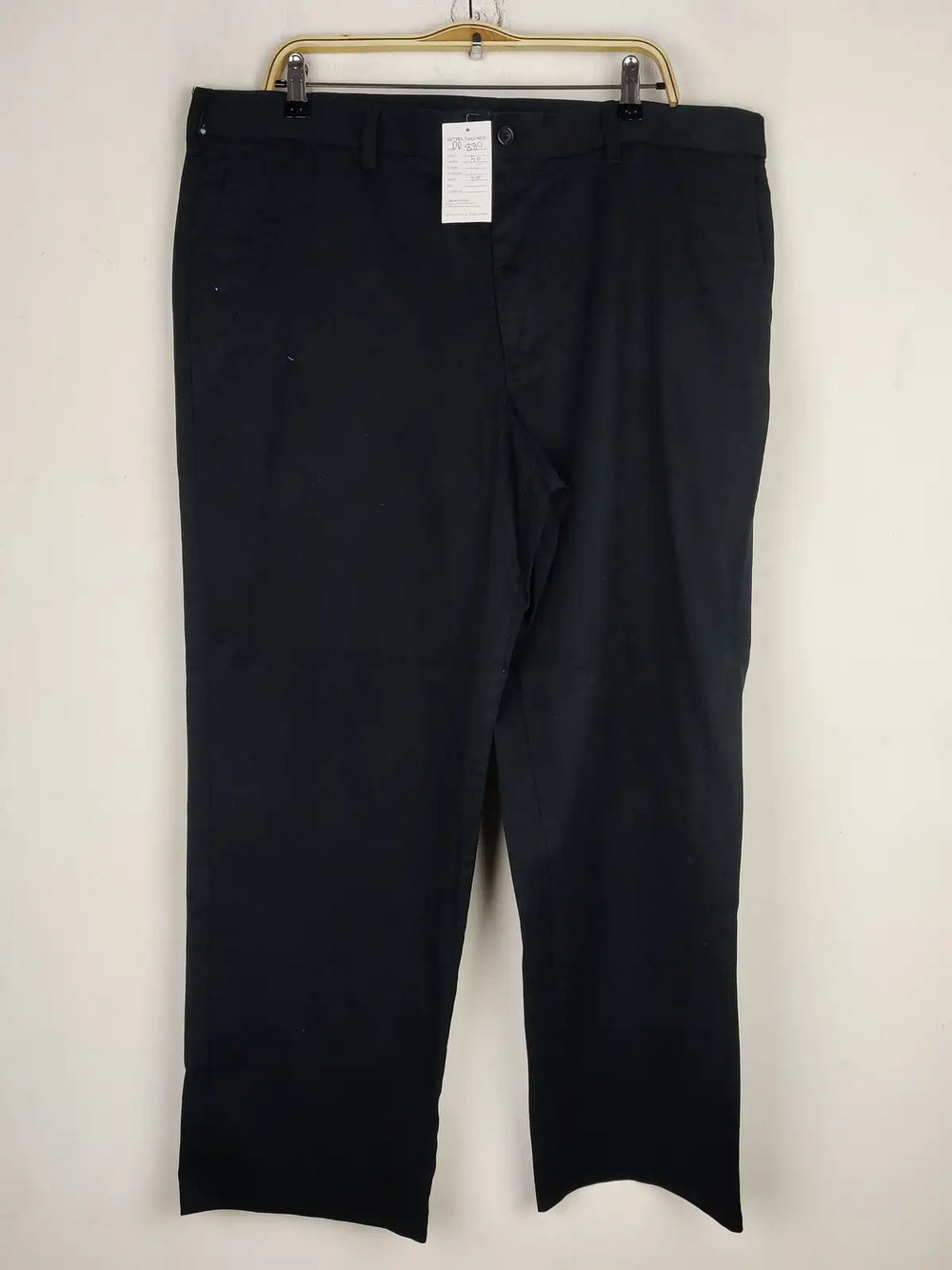 Buy online pre-used pre-loved 100% authentic & Original branded Dockers (DP-889) available in Pakistan. Top international brands avilable.