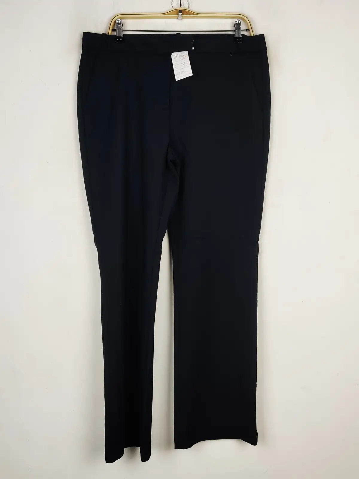 Buy online pre-used pre-loved 100% authentic & Original branded Marks & Spencer (DP-932) available in Pakistan. Top international brands avilable.
