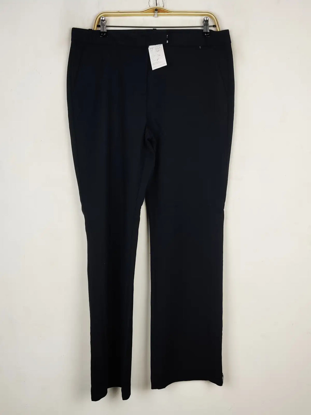 Buy online pre-used pre-loved 100% authentic & Original branded Marks & Spencer (DP-932) available in Pakistan. Top international brands avilable.