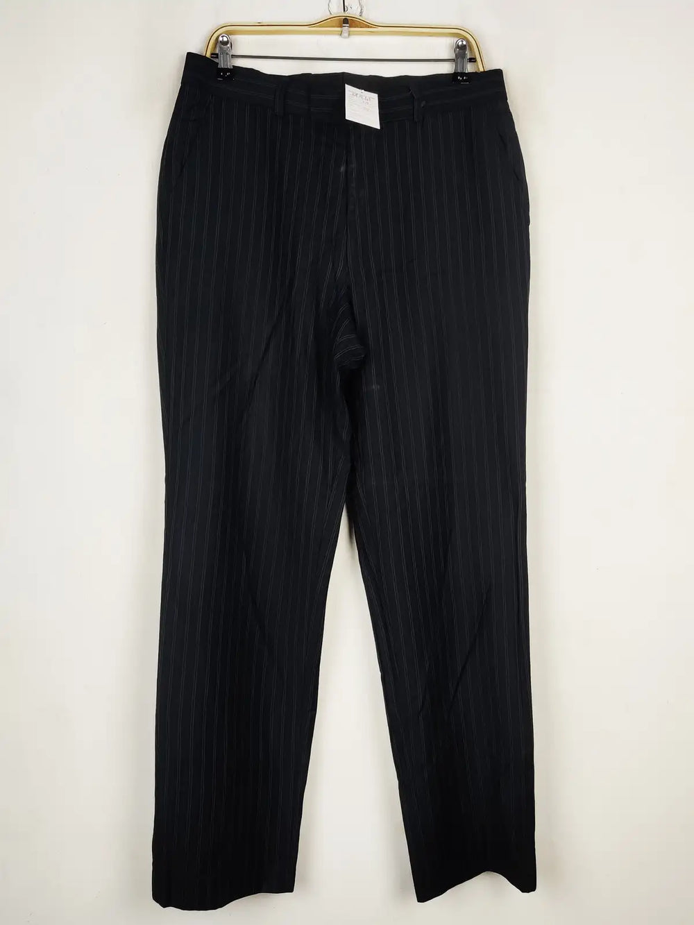 Buy online pre-used pre-loved 100% authentic & Original branded Unknown Brand (DP-961) available in Pakistan. Top international brands avilable.