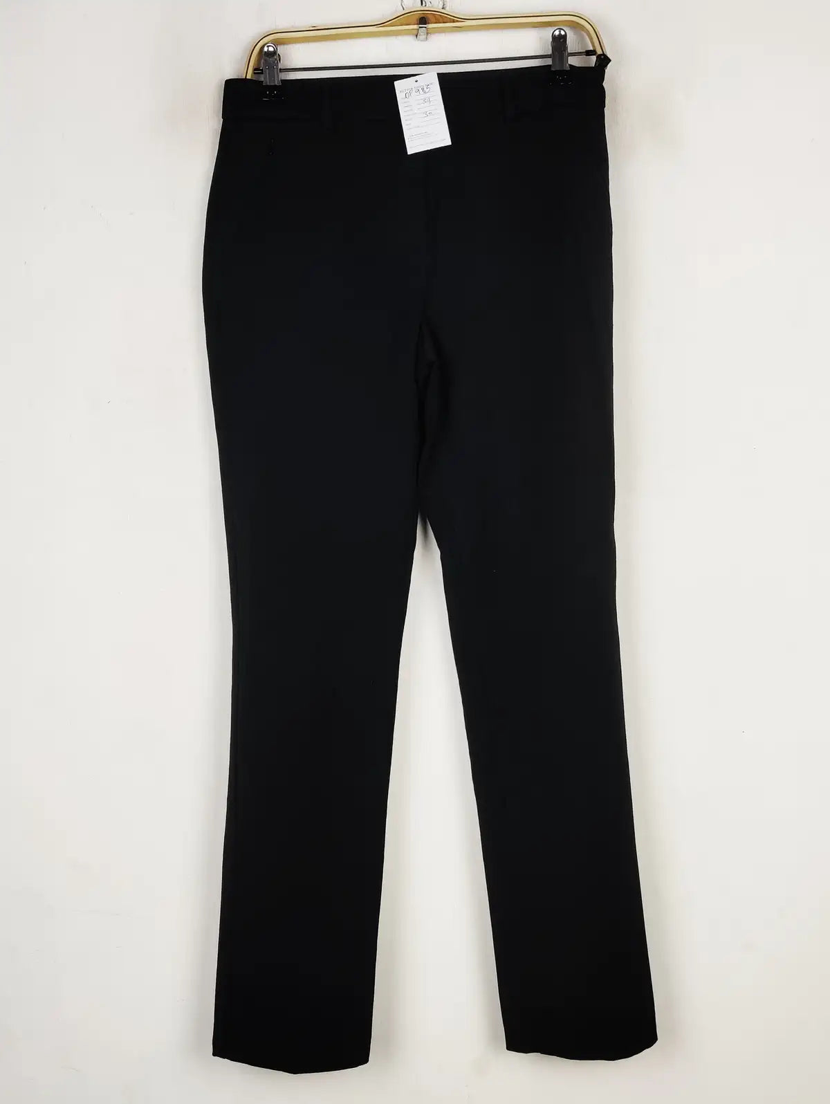 Buy online pre-used pre-loved 100% authentic & Original branded Marks & Spencer (DP-985) available in Pakistan. Top international brands avilable.