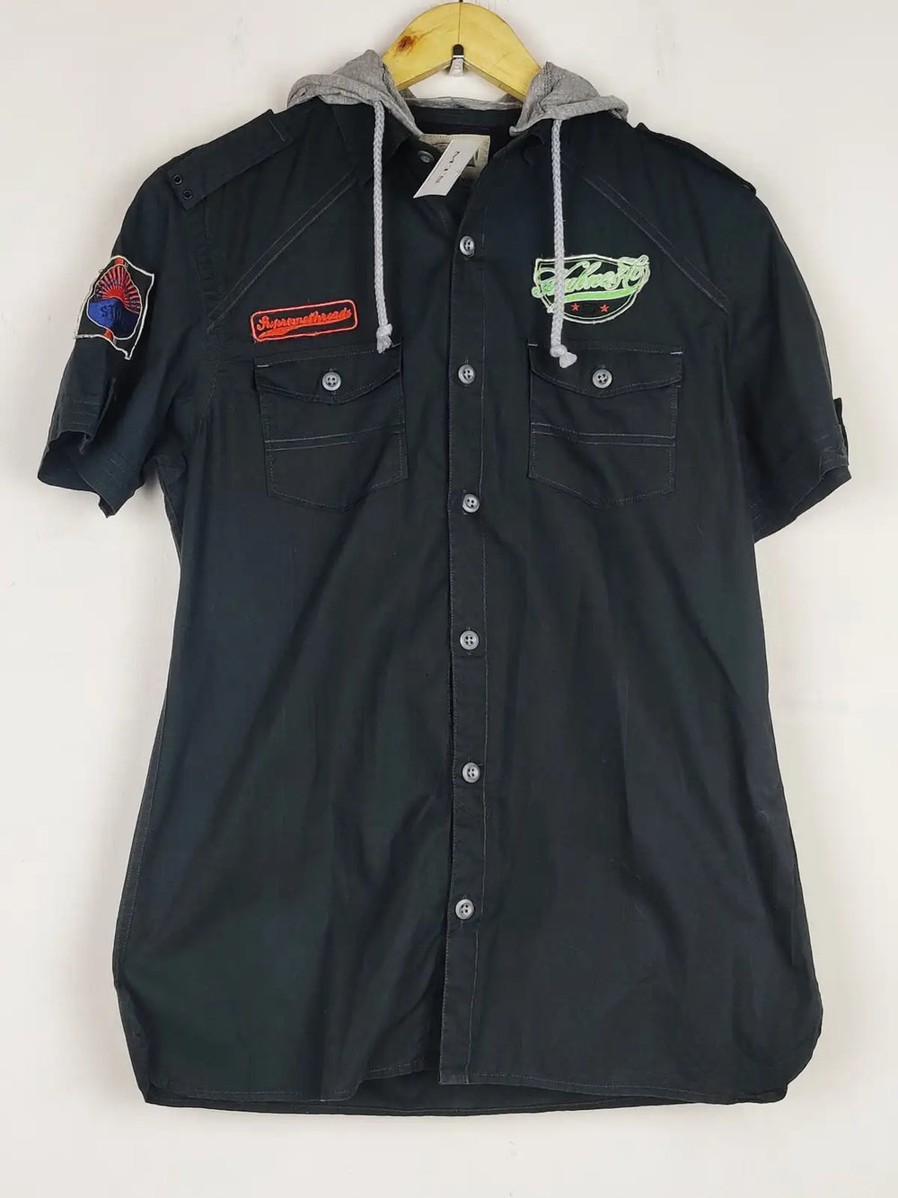 Buy online pre-used pre-loved 100% authentic & Original branded Le Degre (DS-1069) available in Pakistan. Top international brands avilable.