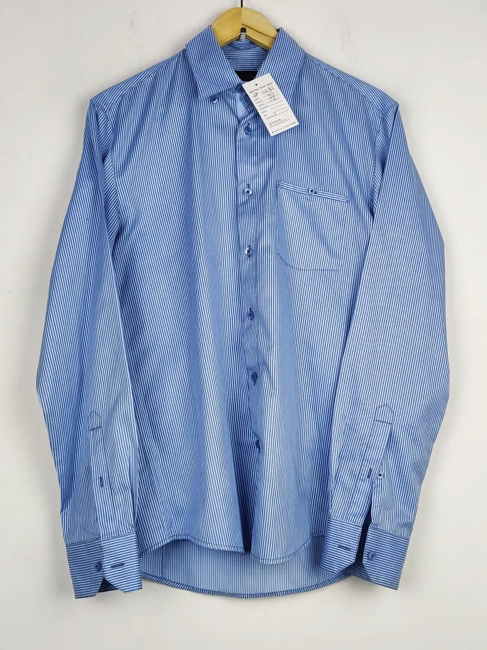 Buy online pre-used pre-loved 100% authentic & Original branded Jack & Jones (DS-1082) available in Pakistan. Top international brands avilable.